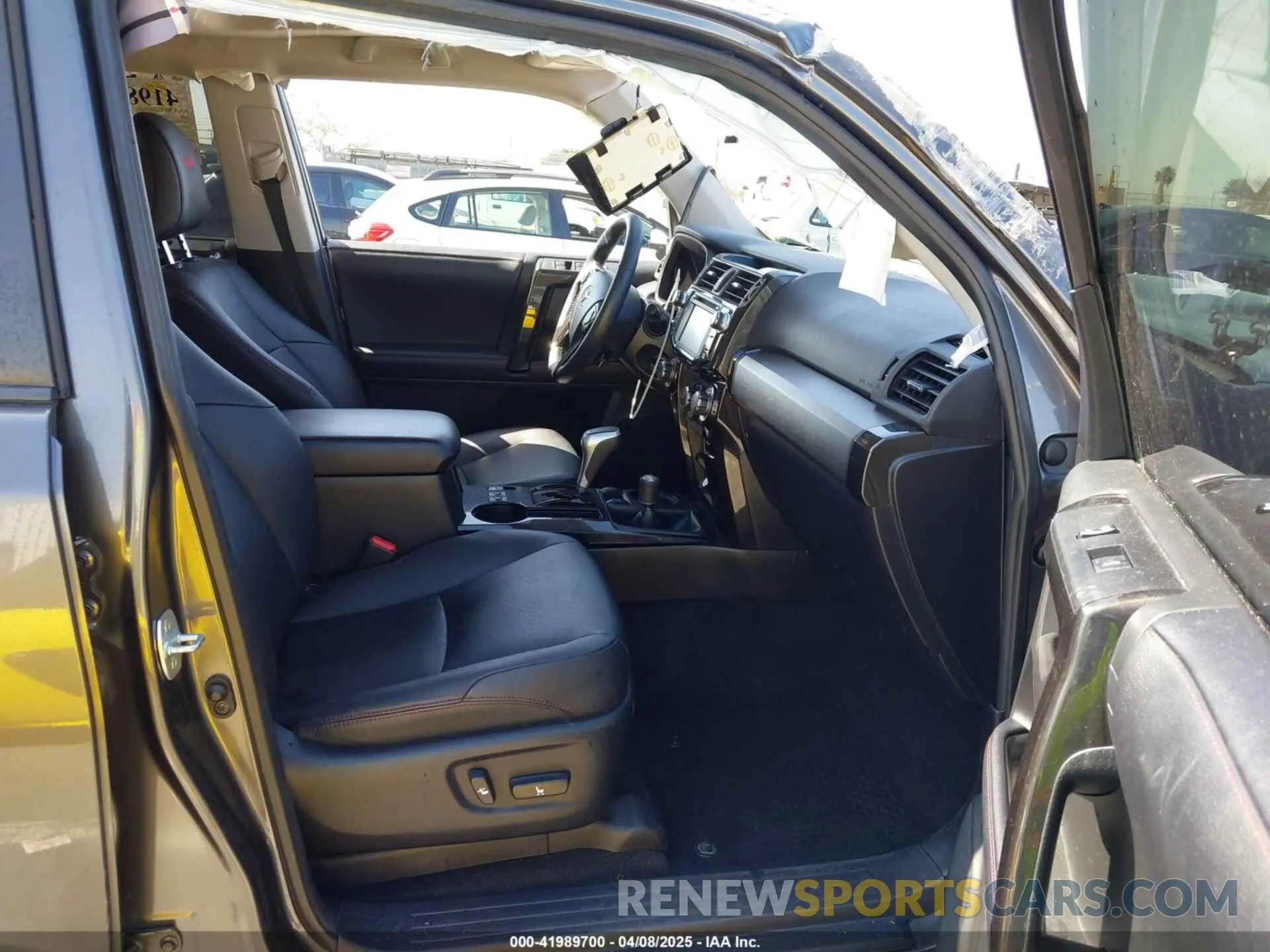 5 Photograph of a damaged car JTEBU5JRXK5731656 TOYOTA 4RUNNER 2019