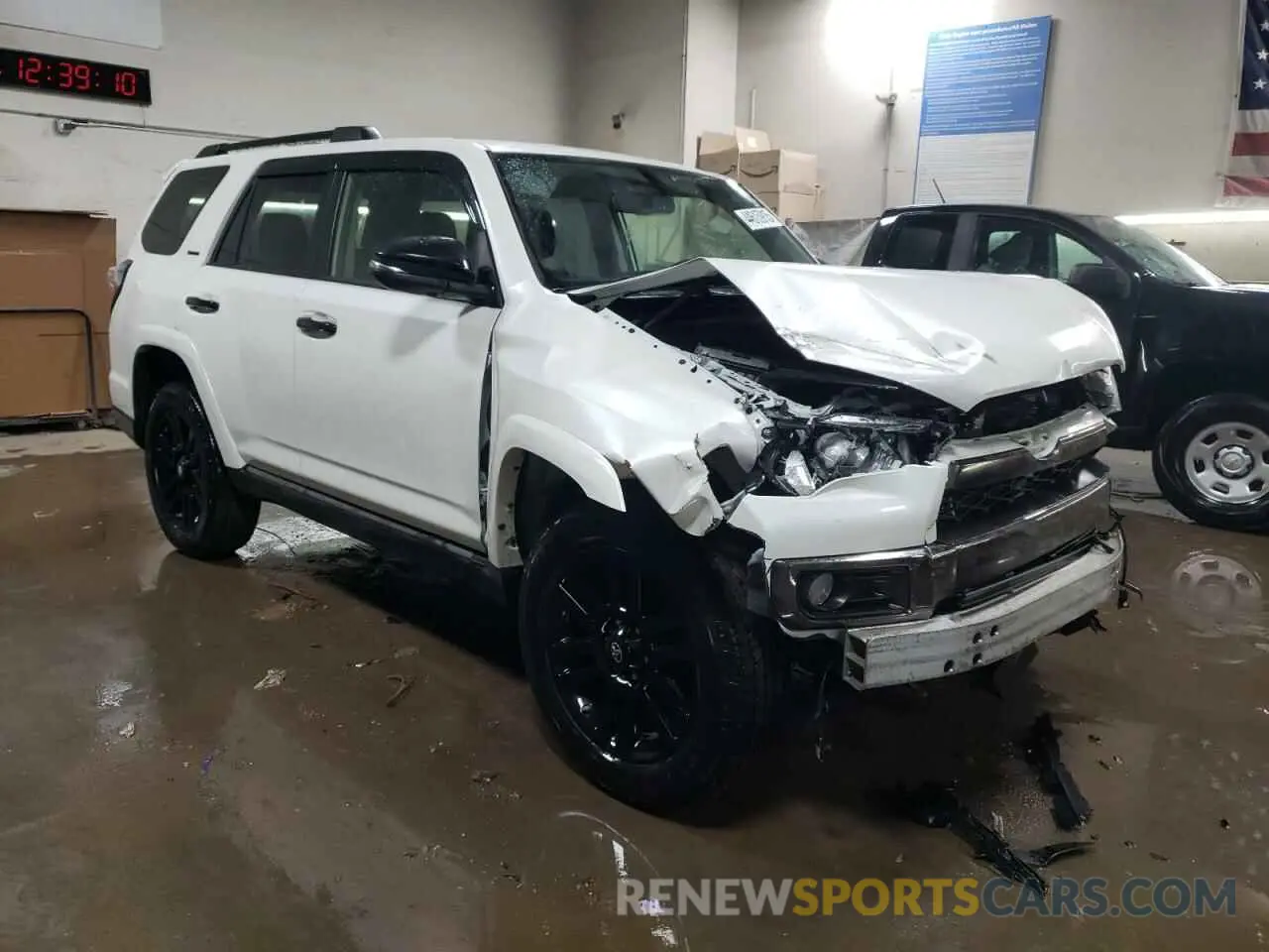 4 Photograph of a damaged car JTEBU5JRXK5732676 TOYOTA 4RUNNER 2019