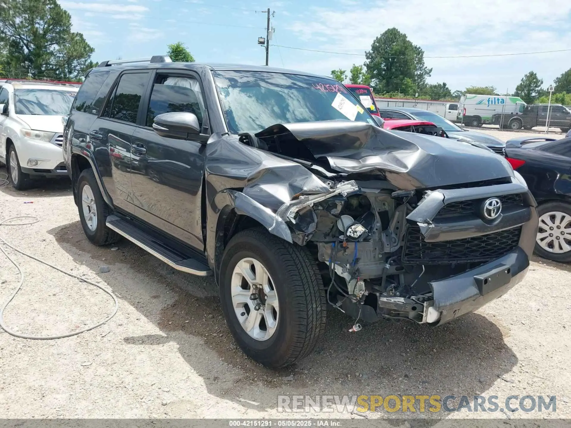 1 Photograph of a damaged car JTEZU5JR0K5196349 TOYOTA 4RUNNER 2019