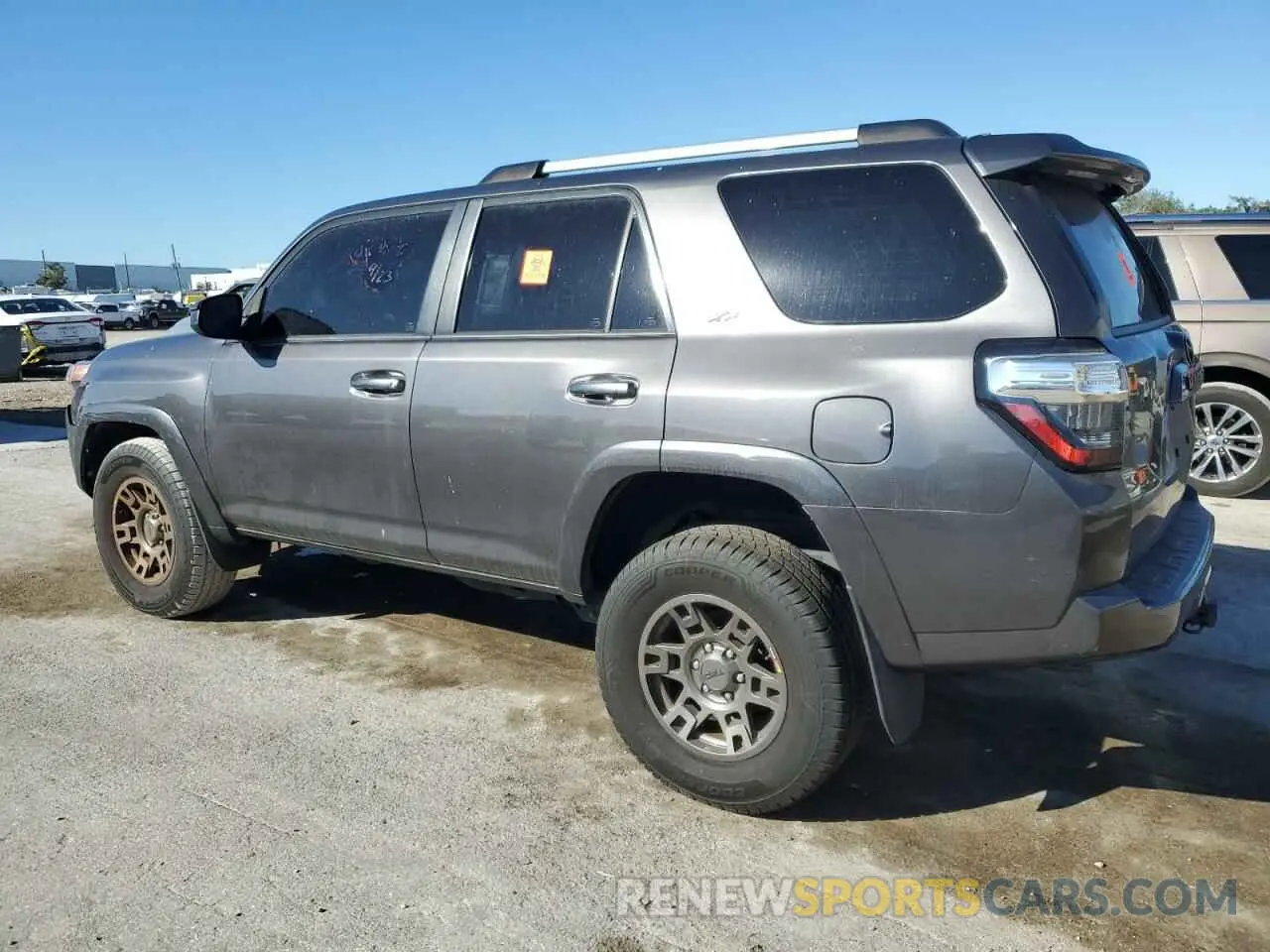2 Photograph of a damaged car JTEZU5JR0K5196612 TOYOTA 4RUNNER 2019