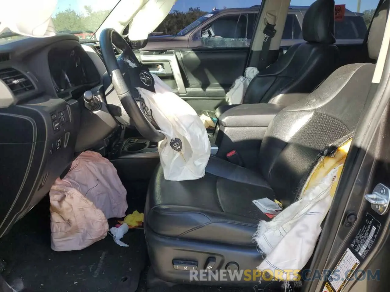 7 Photograph of a damaged car JTEZU5JR0K5196612 TOYOTA 4RUNNER 2019