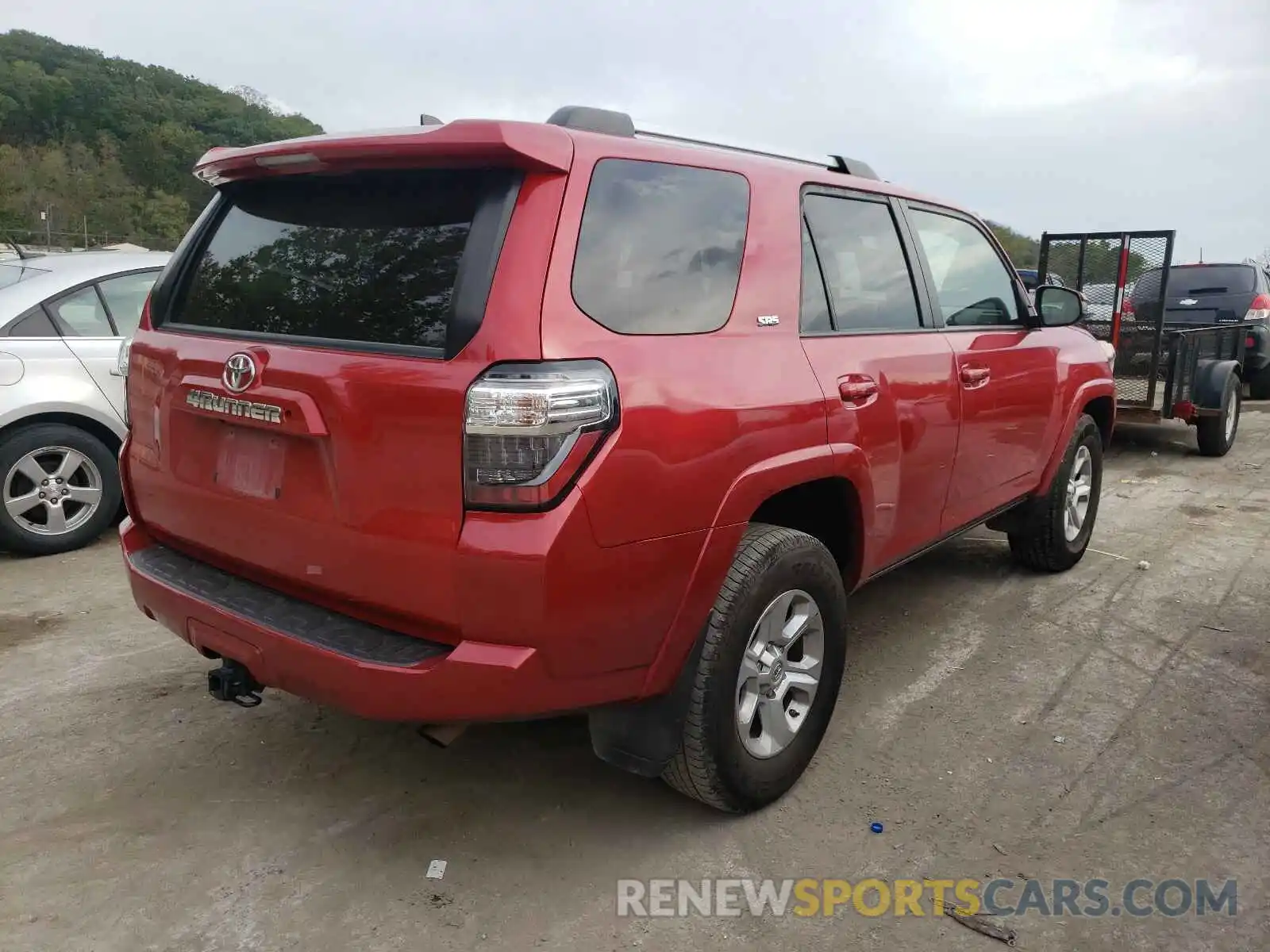 4 Photograph of a damaged car JTEZU5JR0K5197257 TOYOTA 4RUNNER 2019