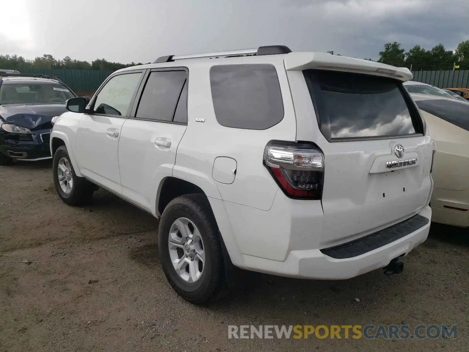 3 Photograph of a damaged car JTEZU5JR0K5198117 TOYOTA 4RUNNER 2019