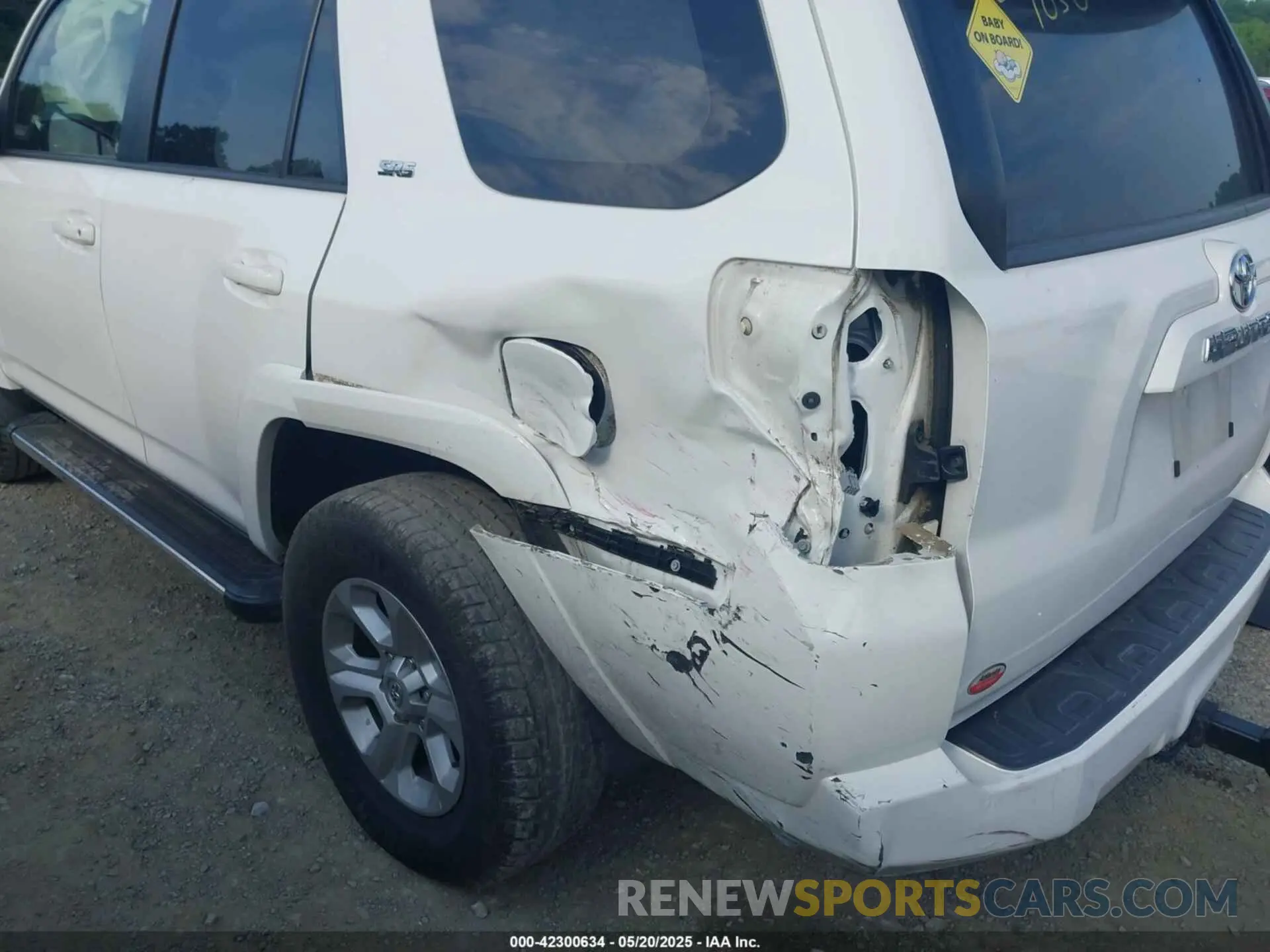 6 Photograph of a damaged car JTEZU5JR0K5199140 TOYOTA 4RUNNER 2019