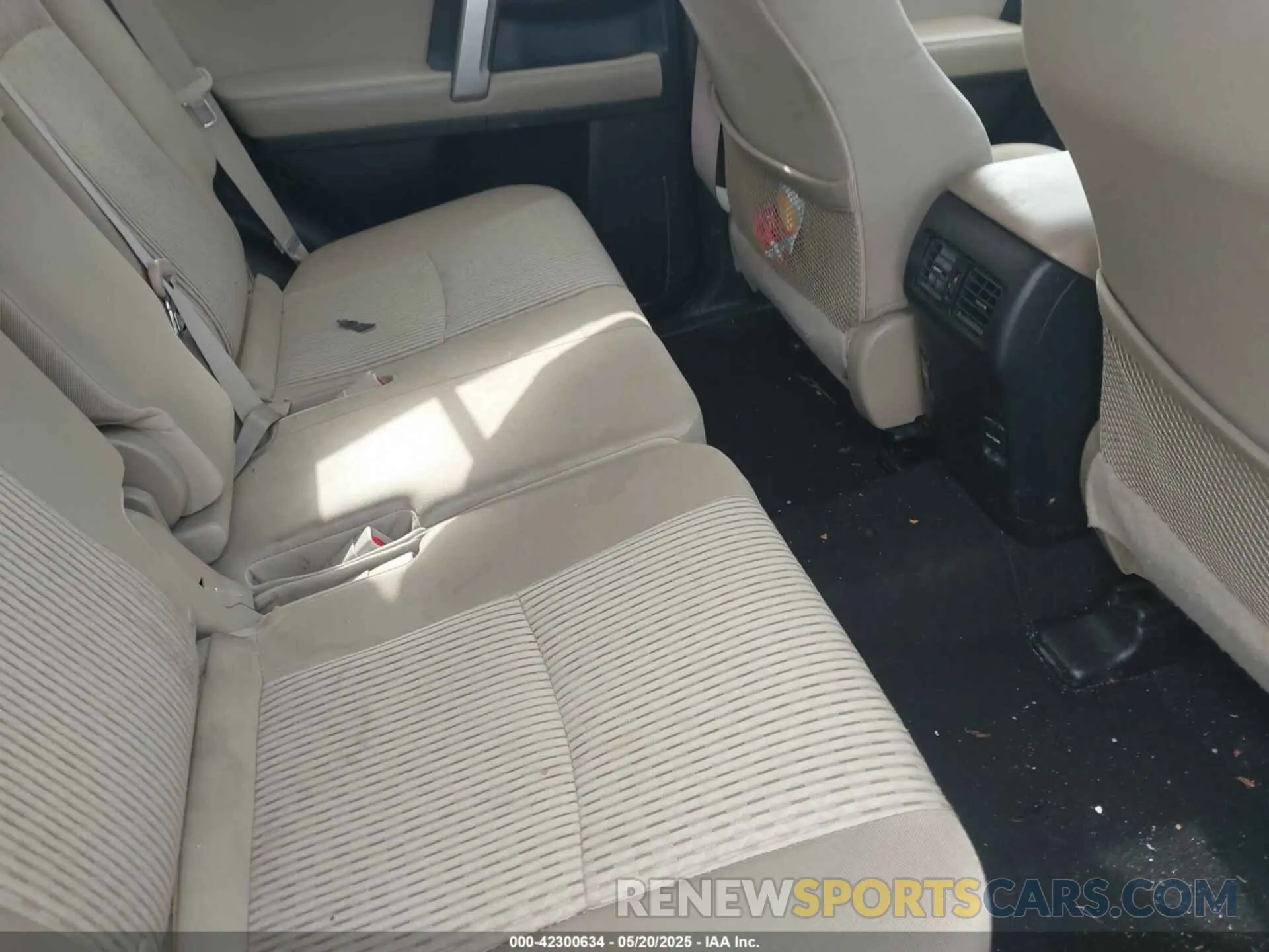 8 Photograph of a damaged car JTEZU5JR0K5199140 TOYOTA 4RUNNER 2019