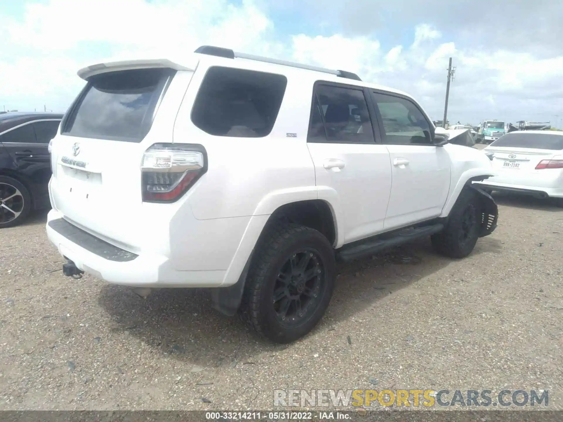 4 Photograph of a damaged car JTEZU5JR0K5202134 TOYOTA 4RUNNER 2019