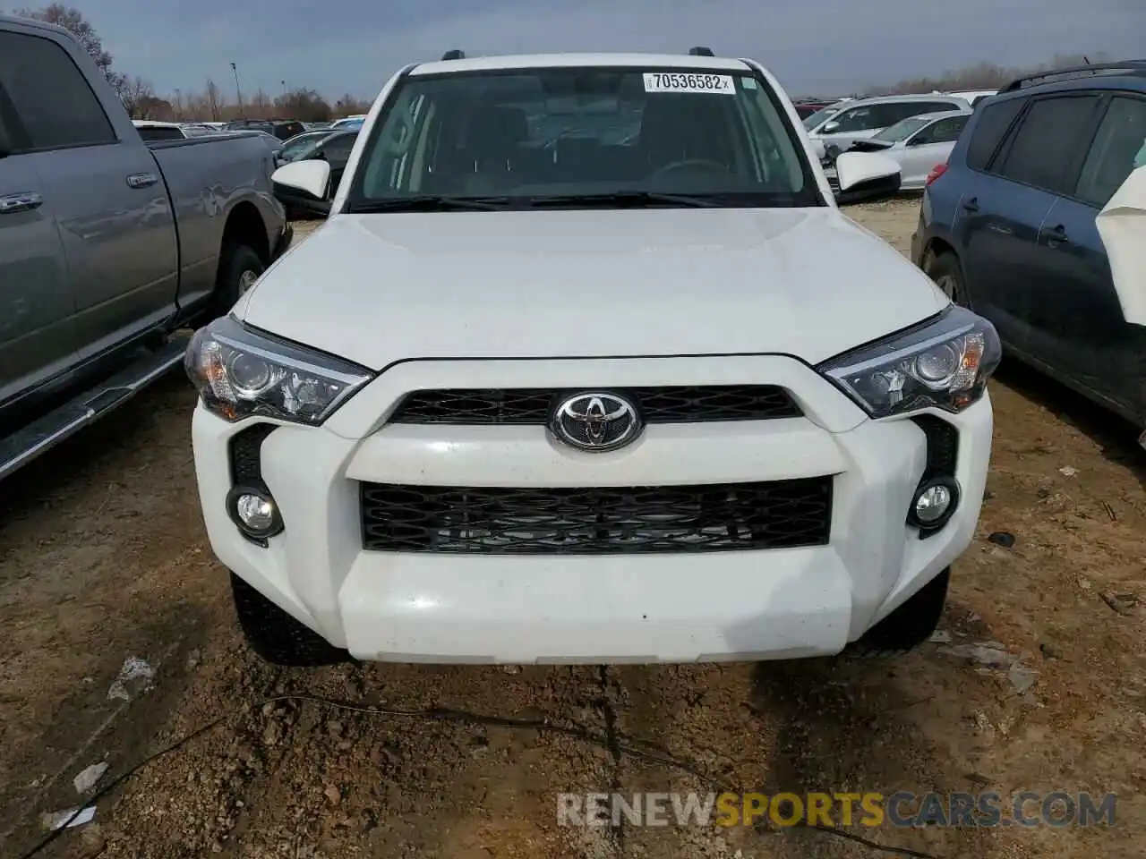 5 Photograph of a damaged car JTEZU5JR0K5209388 TOYOTA 4RUNNER 2019