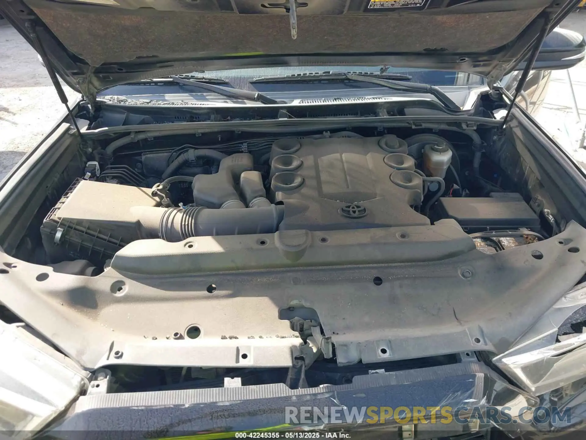 10 Photograph of a damaged car JTEZU5JR0K5210007 TOYOTA 4RUNNER 2019