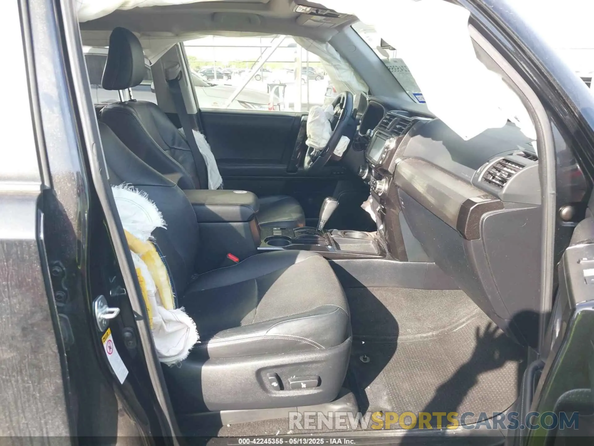 5 Photograph of a damaged car JTEZU5JR0K5210007 TOYOTA 4RUNNER 2019