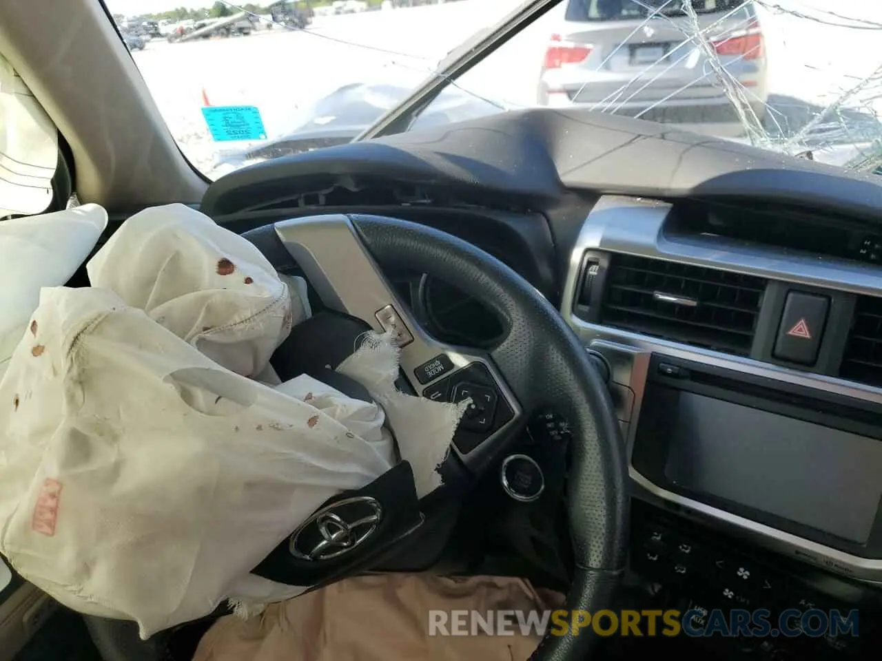 9 Photograph of a damaged car JTEZU5JR0K5213604 TOYOTA 4RUNNER 2019