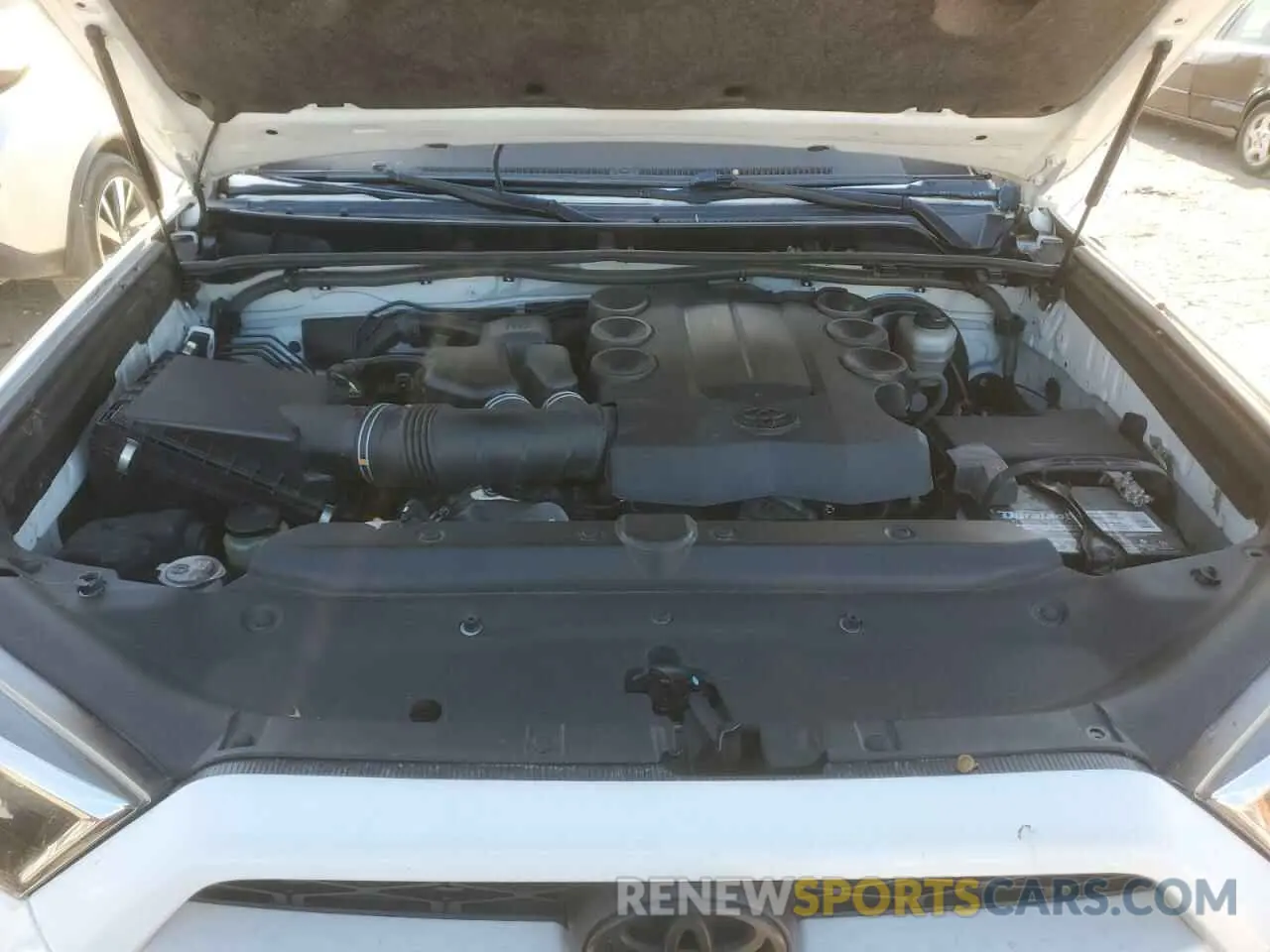 12 Photograph of a damaged car JTEZU5JR1K5197333 TOYOTA 4RUNNER 2019