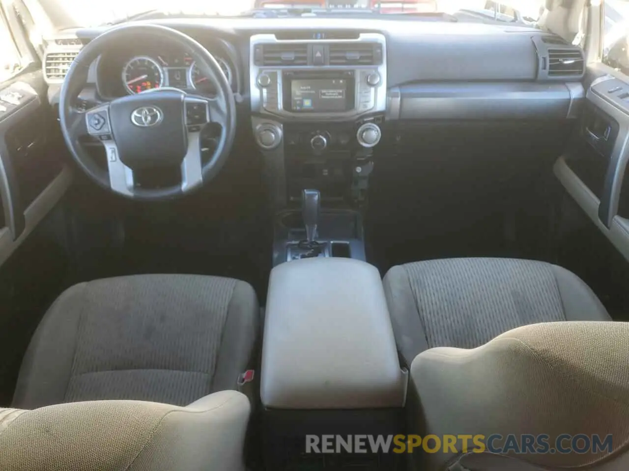 8 Photograph of a damaged car JTEZU5JR1K5197333 TOYOTA 4RUNNER 2019