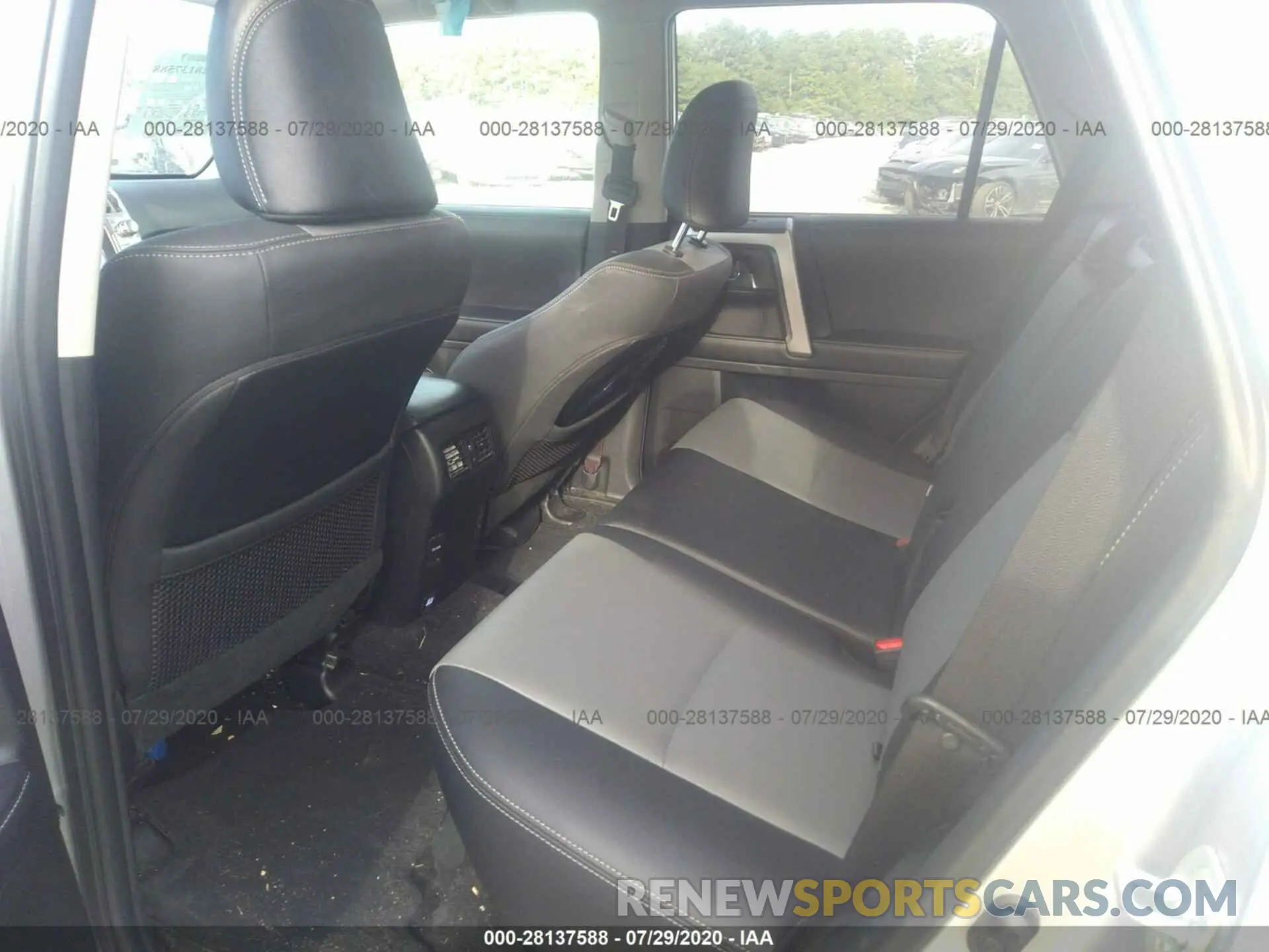 8 Photograph of a damaged car JTEZU5JR1K5200909 TOYOTA 4RUNNER 2019