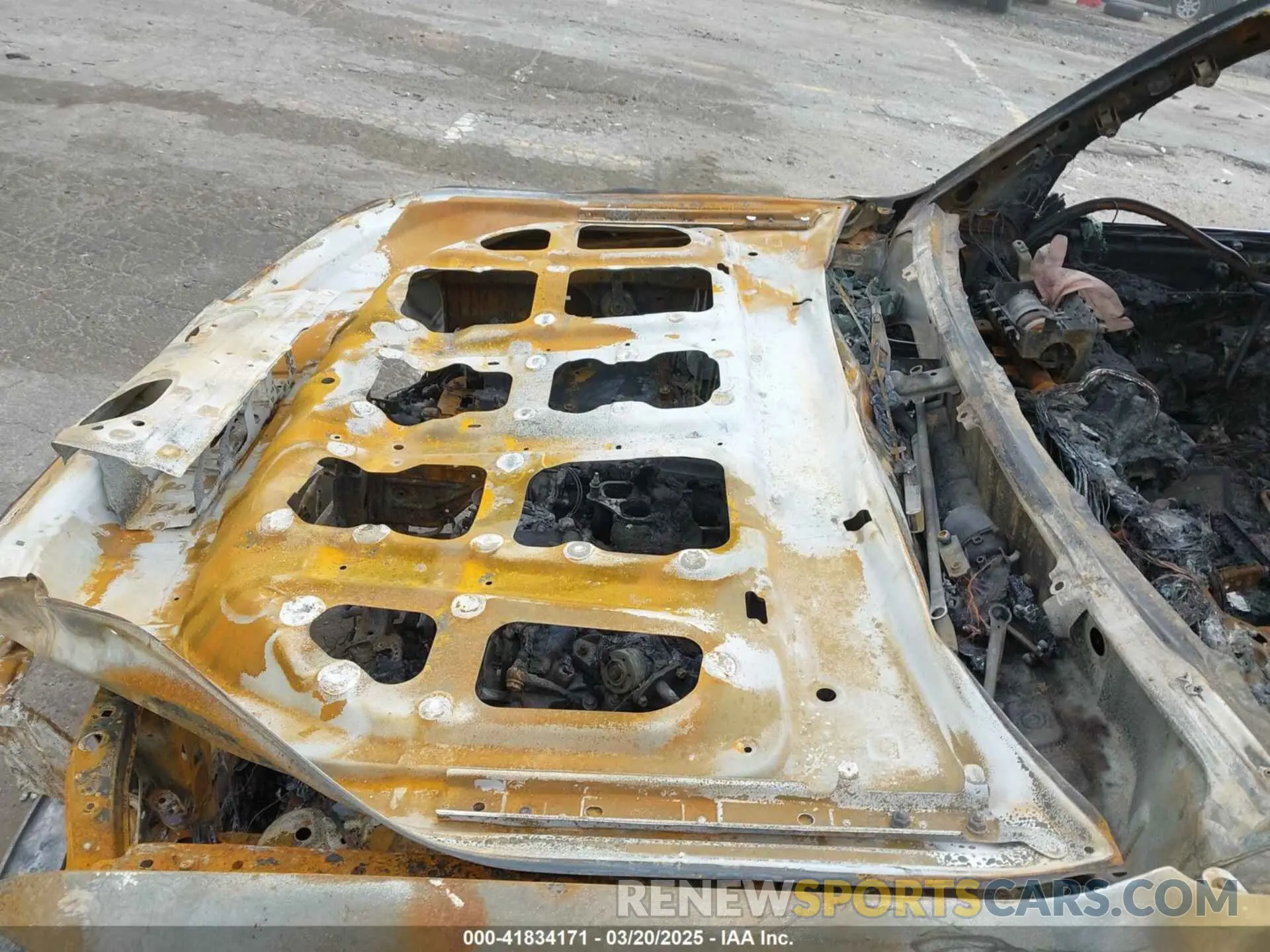 10 Photograph of a damaged car JTEZU5JR2K5198703 TOYOTA 4RUNNER 2019
