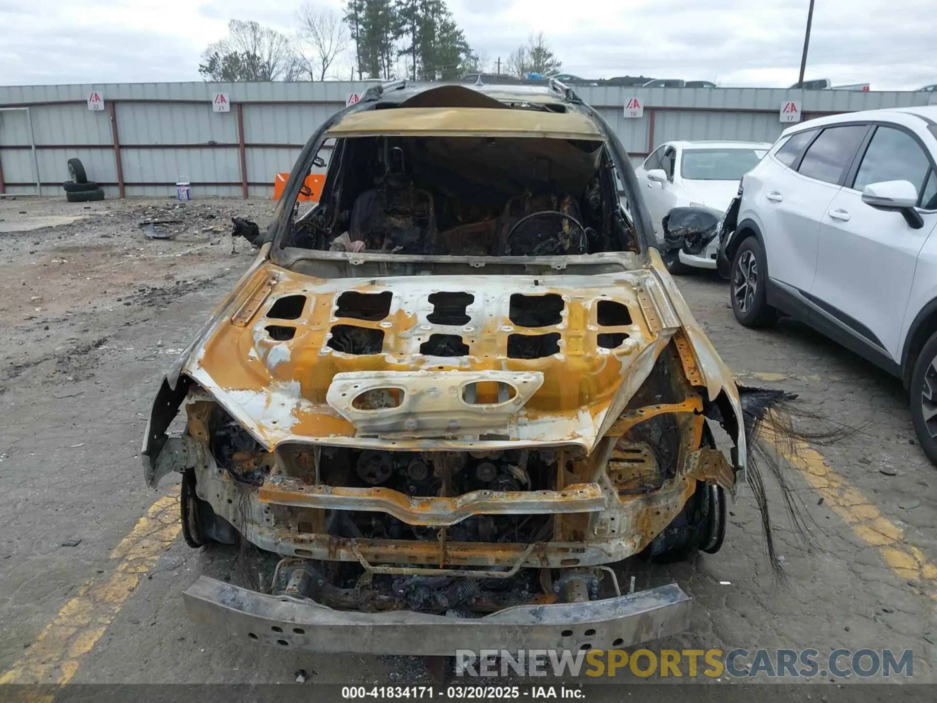 6 Photograph of a damaged car JTEZU5JR2K5198703 TOYOTA 4RUNNER 2019