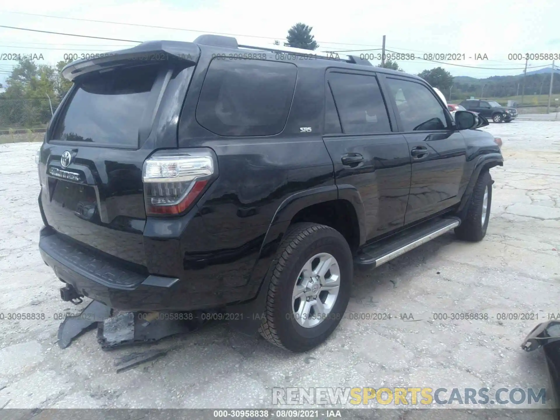 4 Photograph of a damaged car JTEZU5JR2K5207027 TOYOTA 4RUNNER 2019