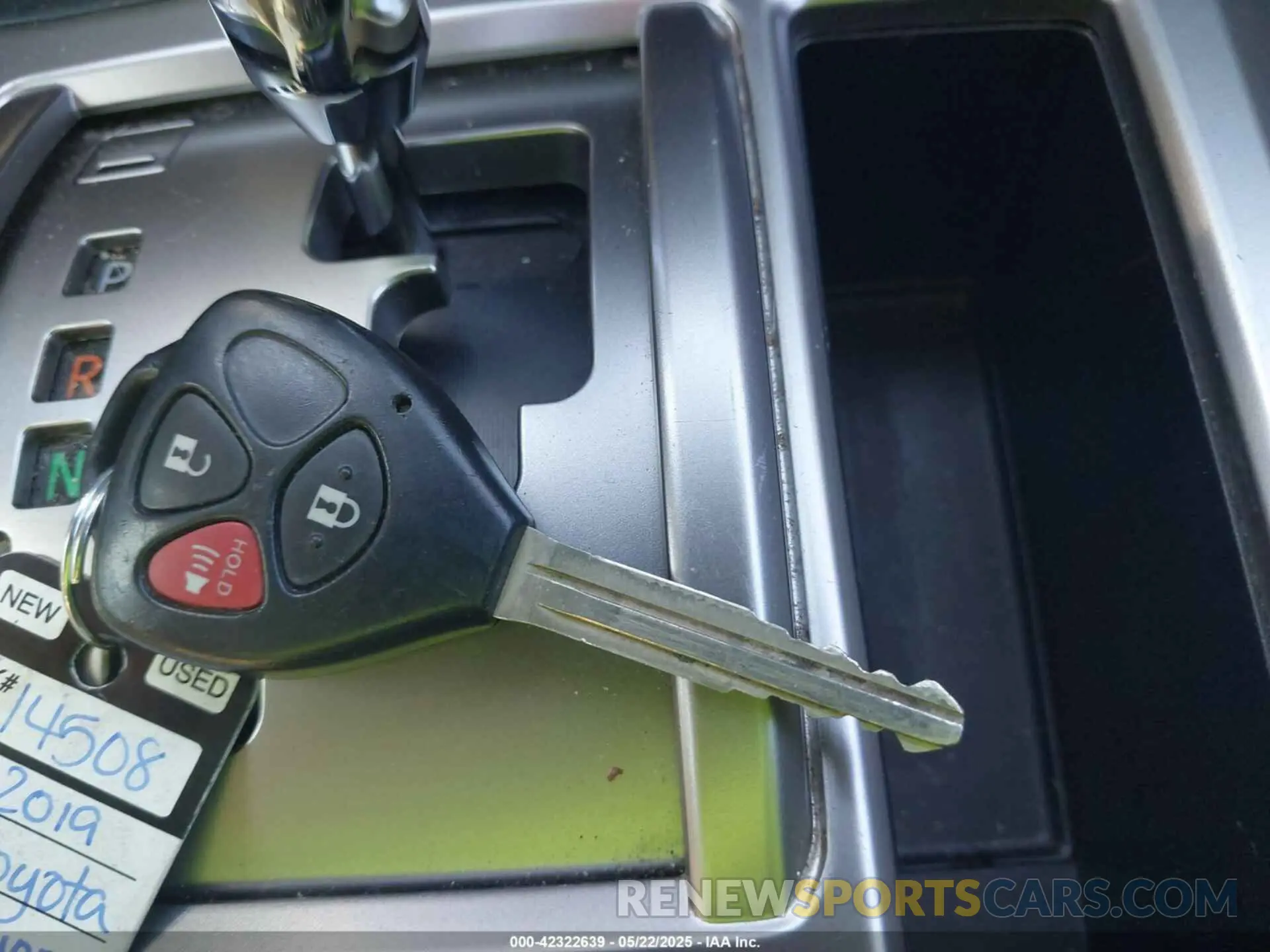 11 Photograph of a damaged car JTEZU5JR2K5210350 TOYOTA 4RUNNER 2019