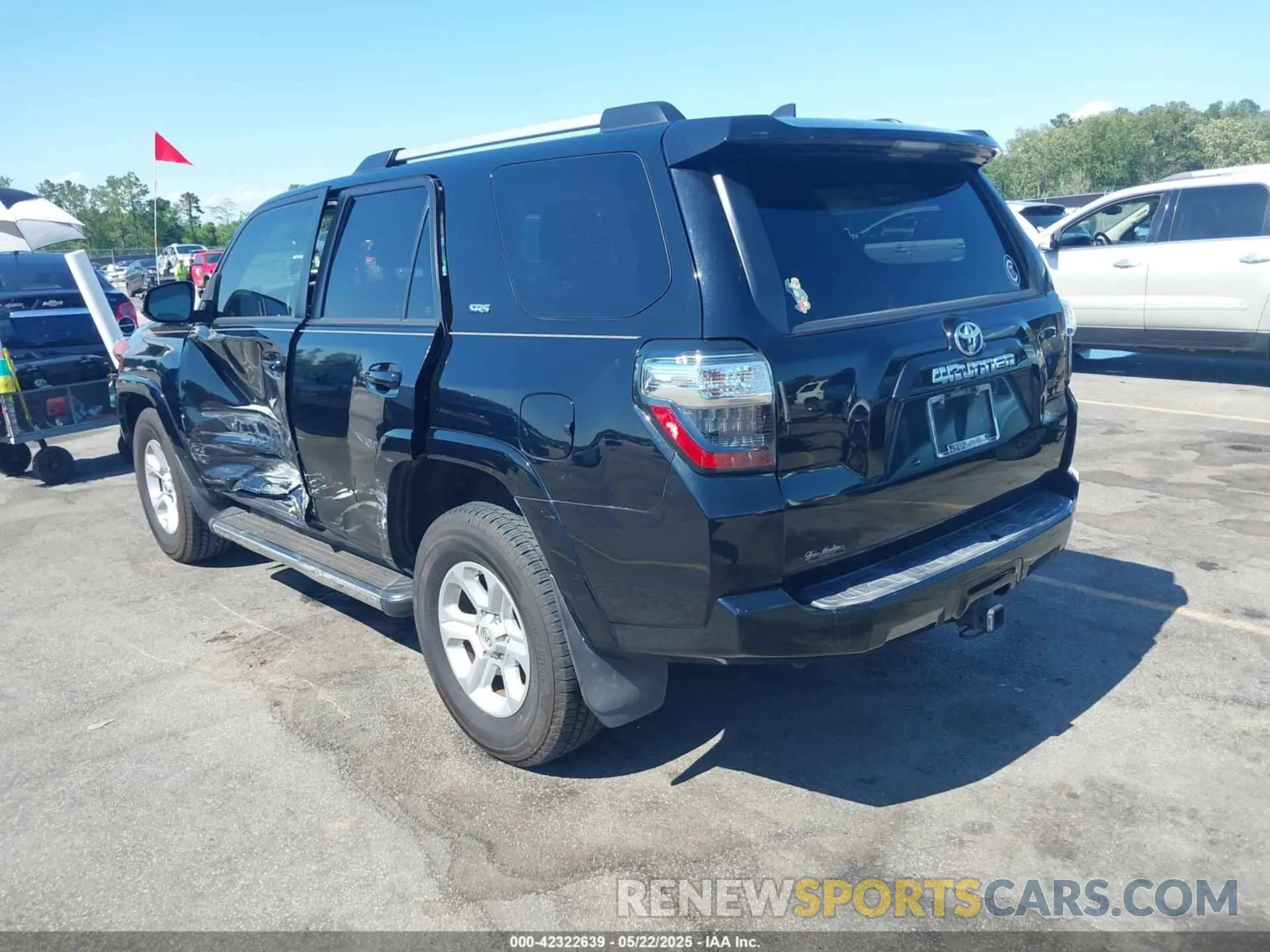 3 Photograph of a damaged car JTEZU5JR2K5210350 TOYOTA 4RUNNER 2019