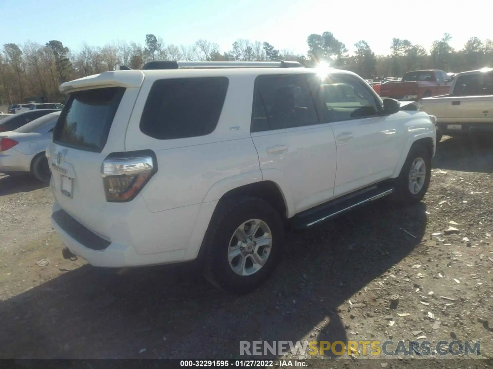 4 Photograph of a damaged car JTEZU5JR2K5210932 TOYOTA 4RUNNER 2019