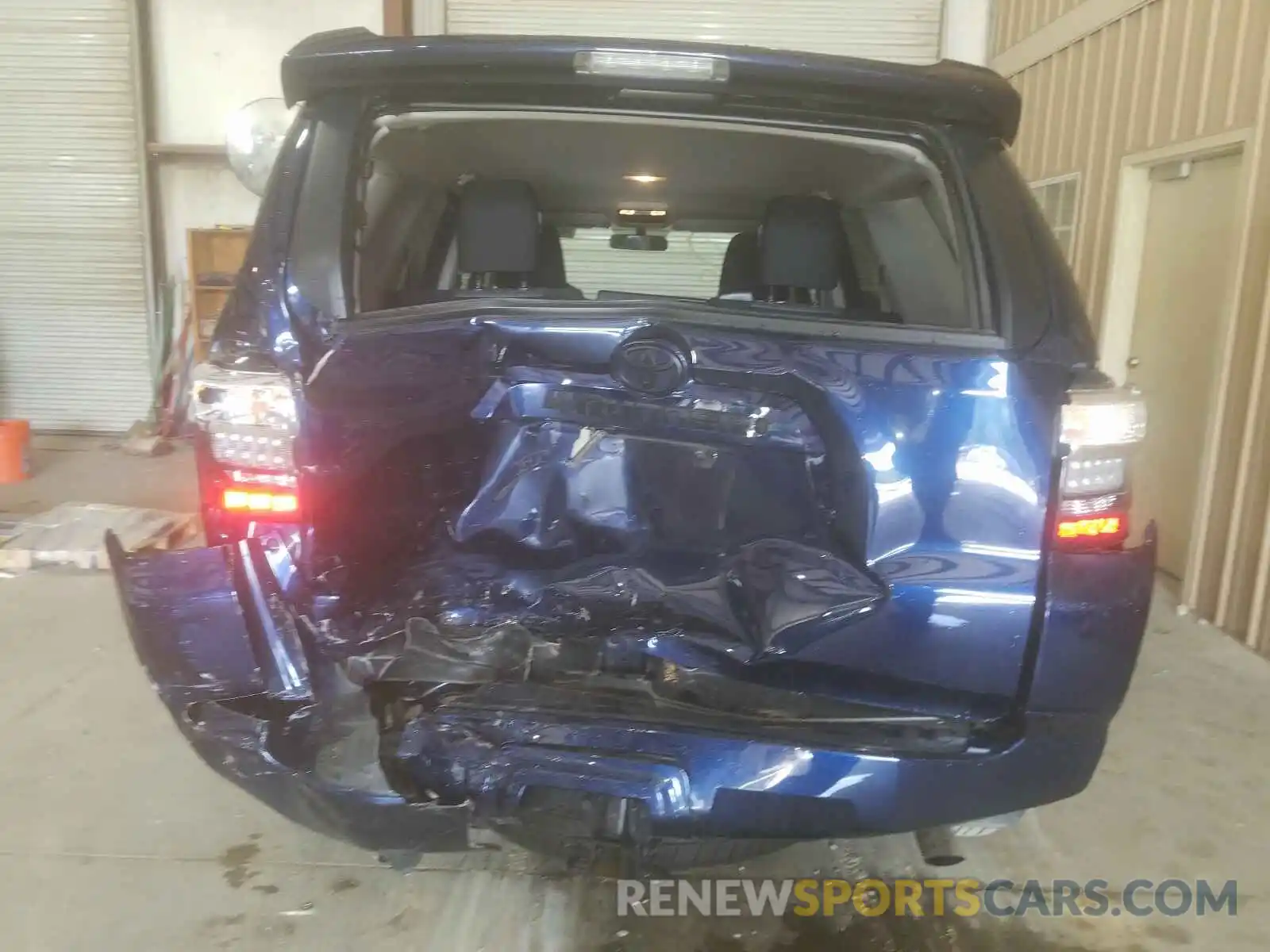 9 Photograph of a damaged car JTEZU5JR2K5211966 TOYOTA 4RUNNER 2019