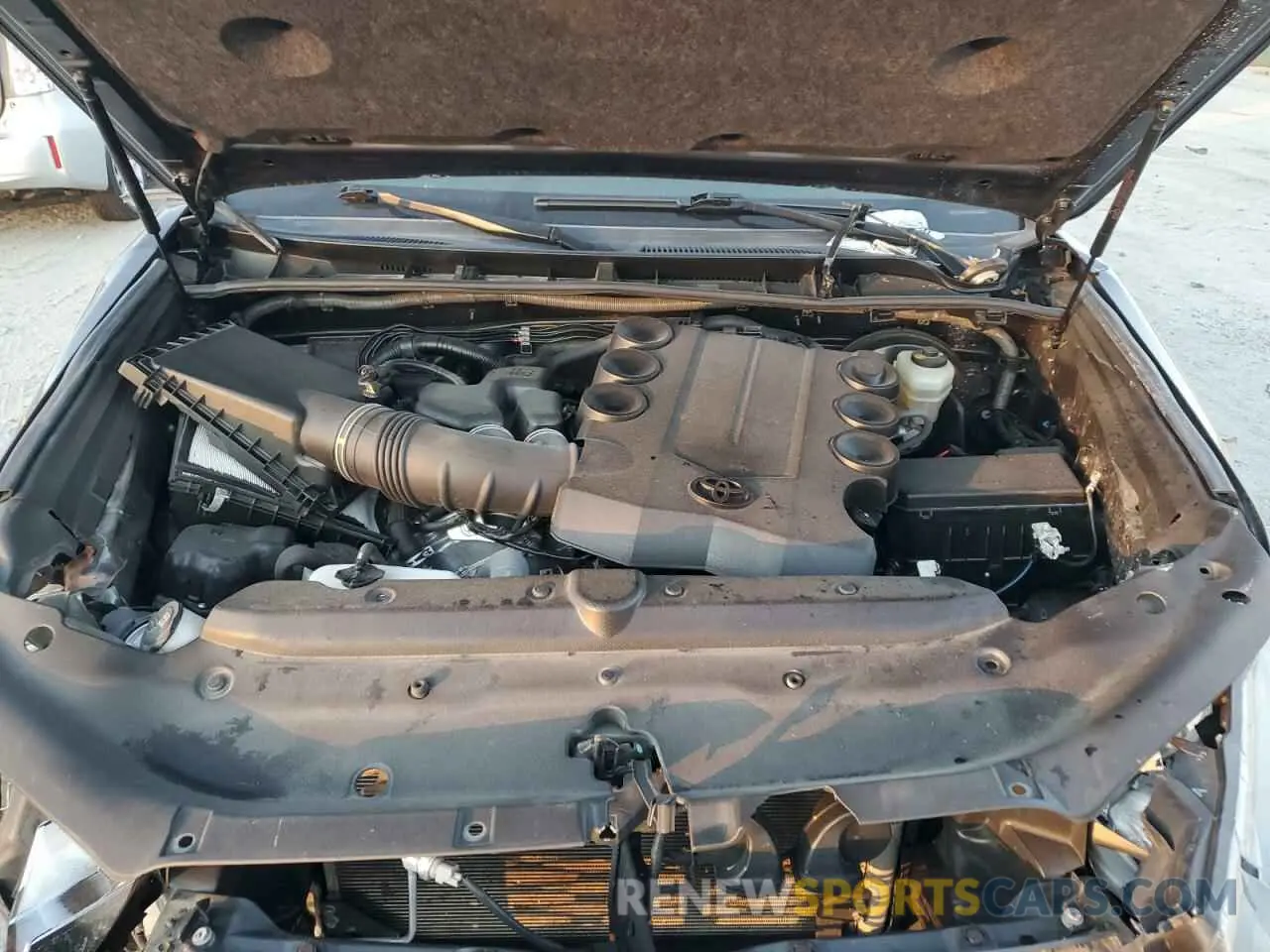 13 Photograph of a damaged car JTEZU5JR2K5212292 TOYOTA 4RUNNER 2019