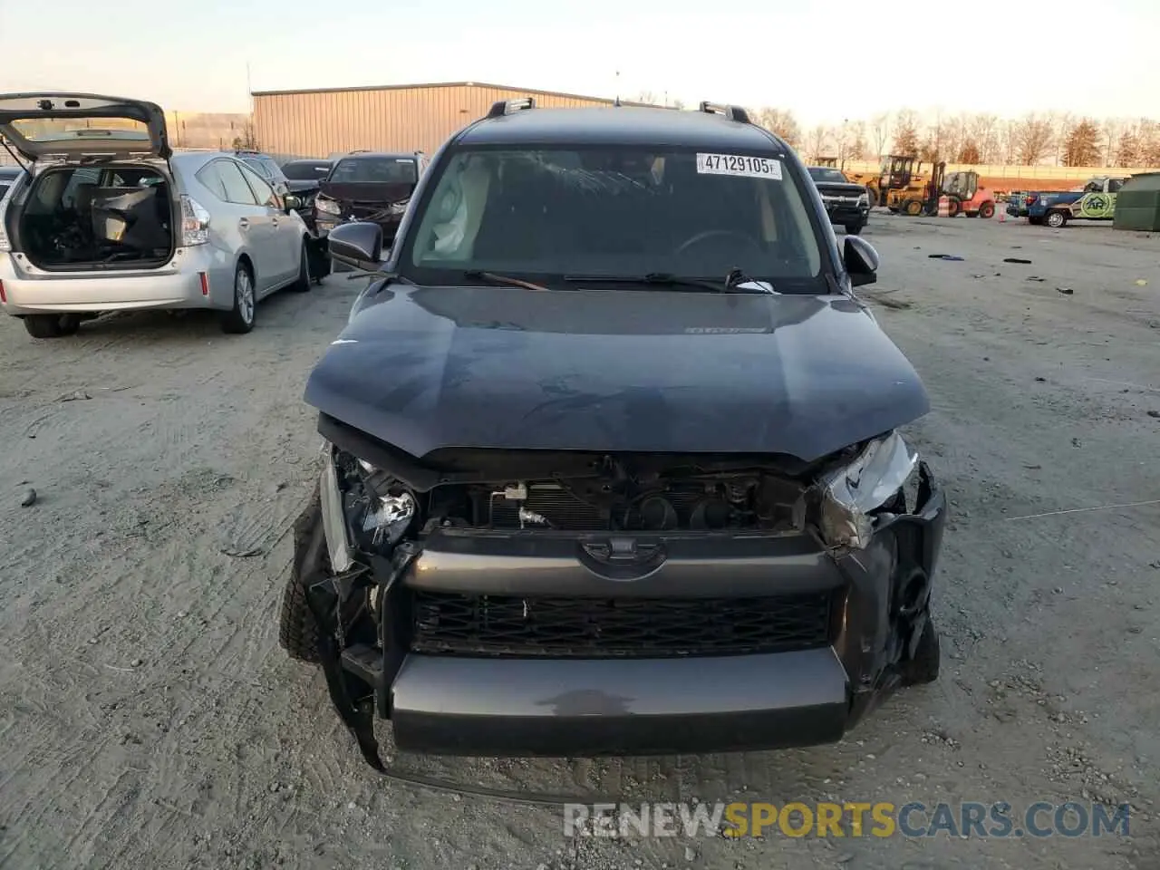 5 Photograph of a damaged car JTEZU5JR2K5212292 TOYOTA 4RUNNER 2019