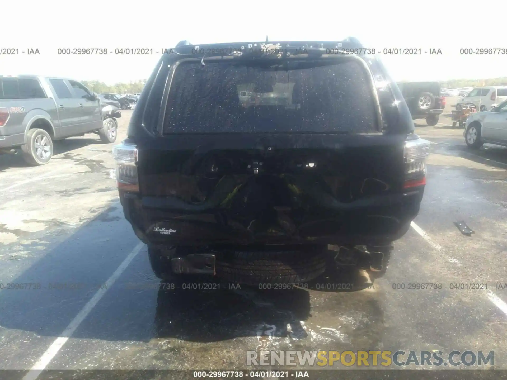 6 Photograph of a damaged car JTEZU5JR3K5192389 TOYOTA 4RUNNER 2019