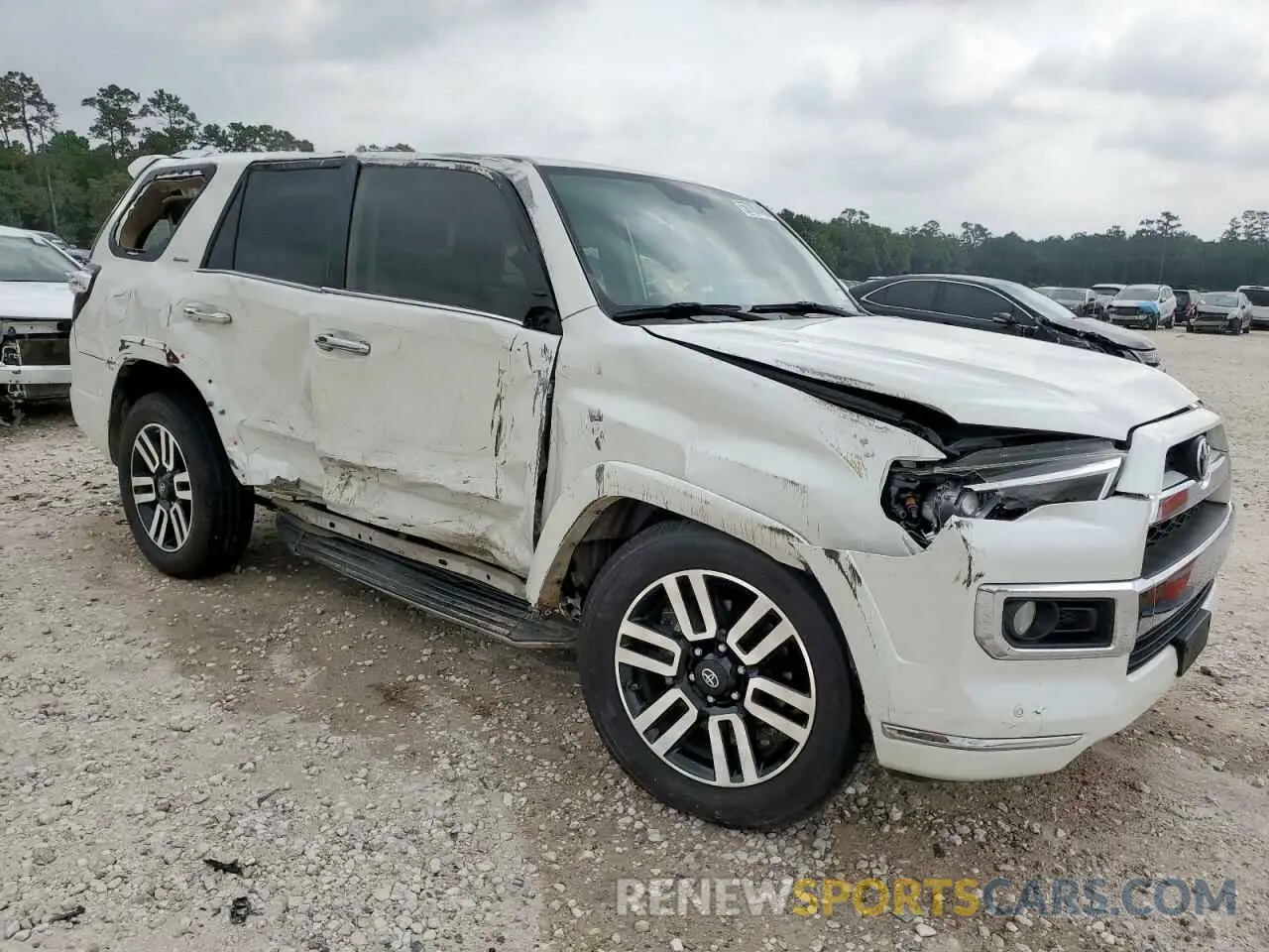 4 Photograph of a damaged car JTEZU5JR3K5196751 TOYOTA 4RUNNER 2019