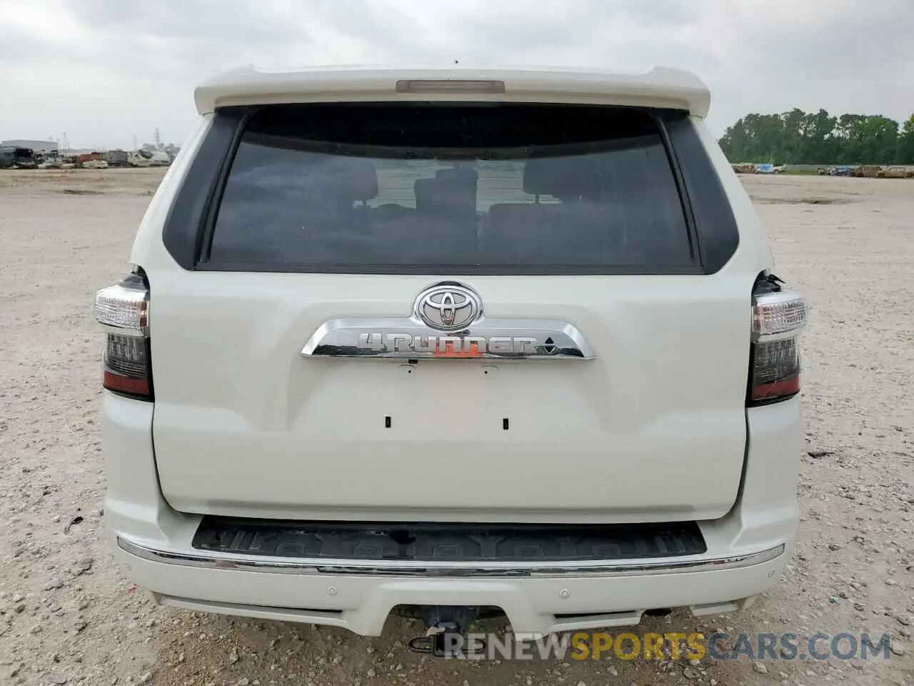 6 Photograph of a damaged car JTEZU5JR3K5196751 TOYOTA 4RUNNER 2019