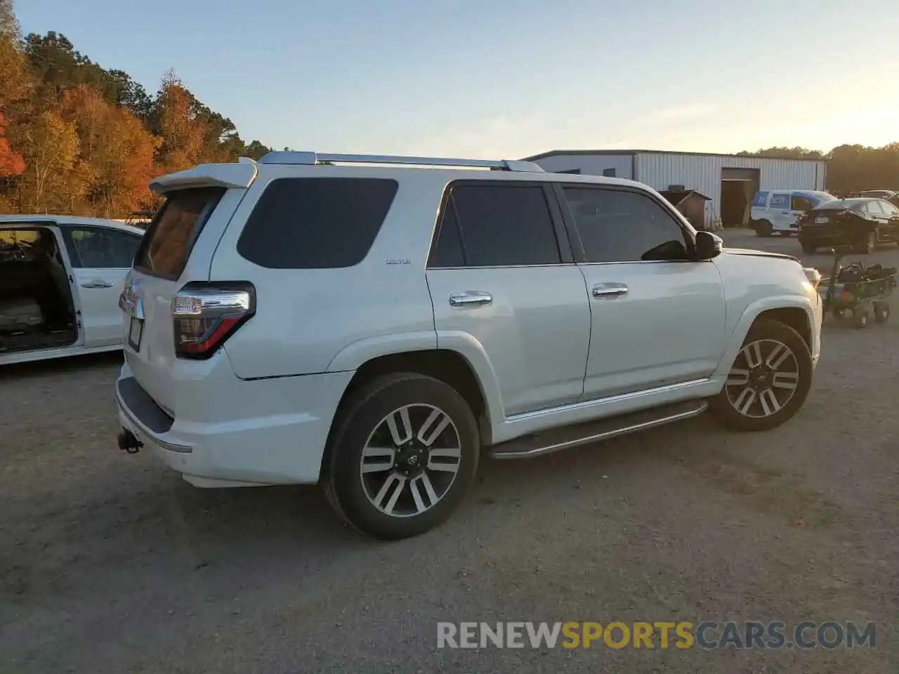 3 Photograph of a damaged car JTEZU5JR3K5200104 TOYOTA 4RUNNER 2019