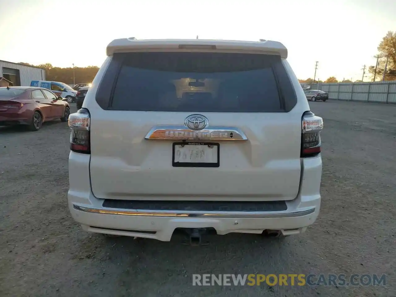 6 Photograph of a damaged car JTEZU5JR3K5200104 TOYOTA 4RUNNER 2019