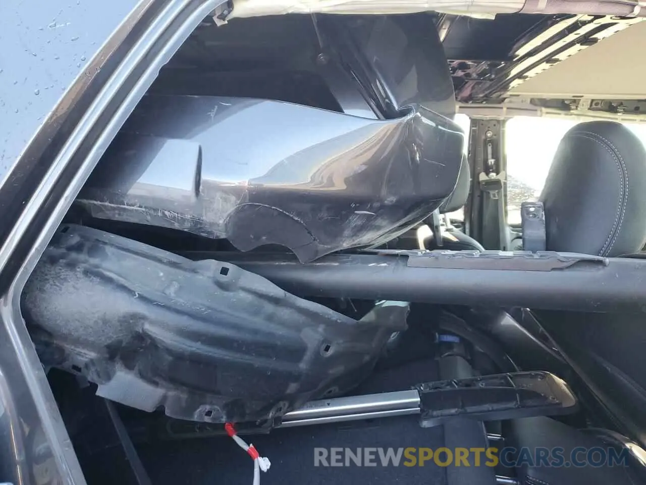13 Photograph of a damaged car JTEZU5JR3K5201401 TOYOTA 4RUNNER 2019