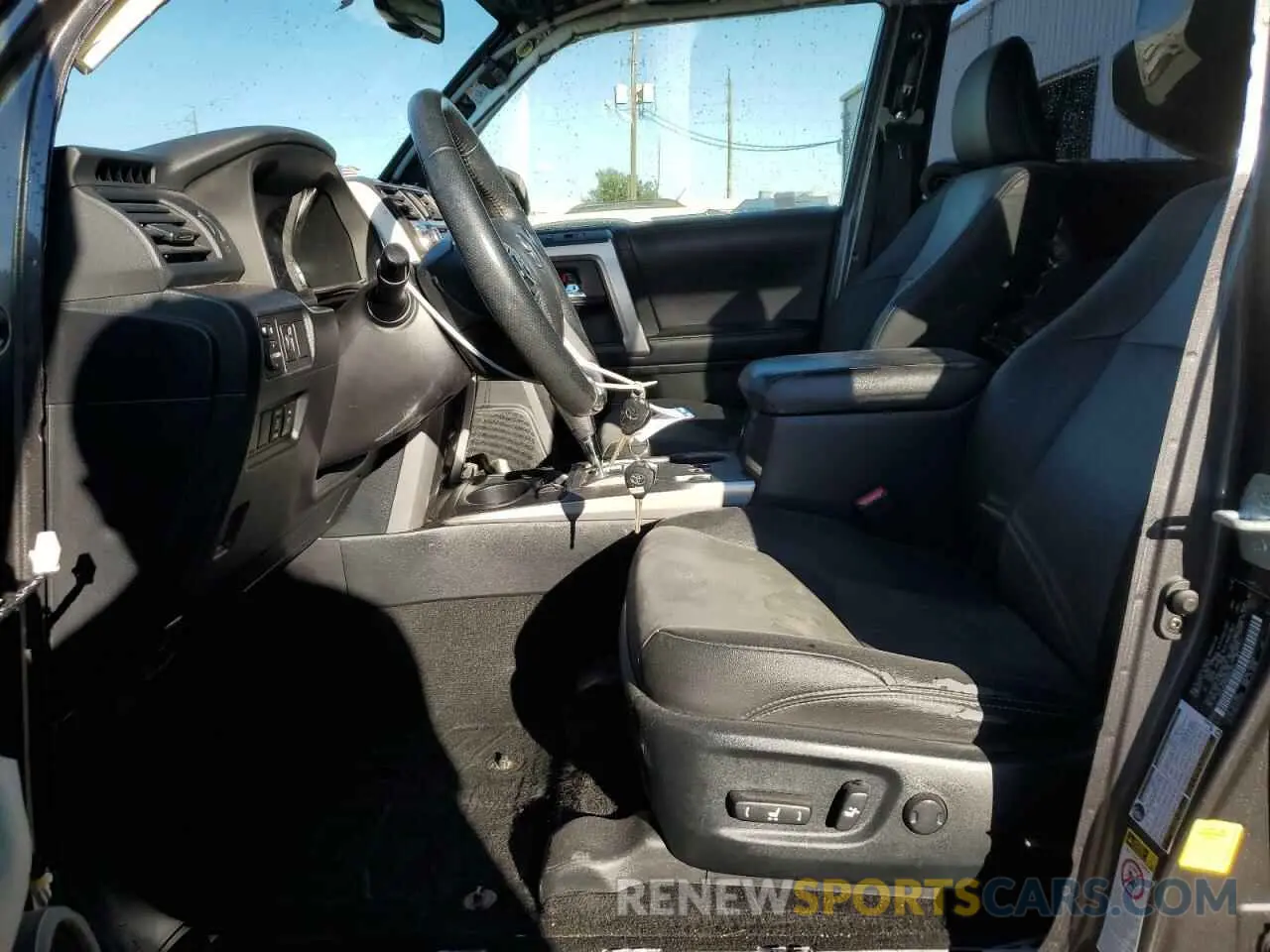 7 Photograph of a damaged car JTEZU5JR3K5201401 TOYOTA 4RUNNER 2019