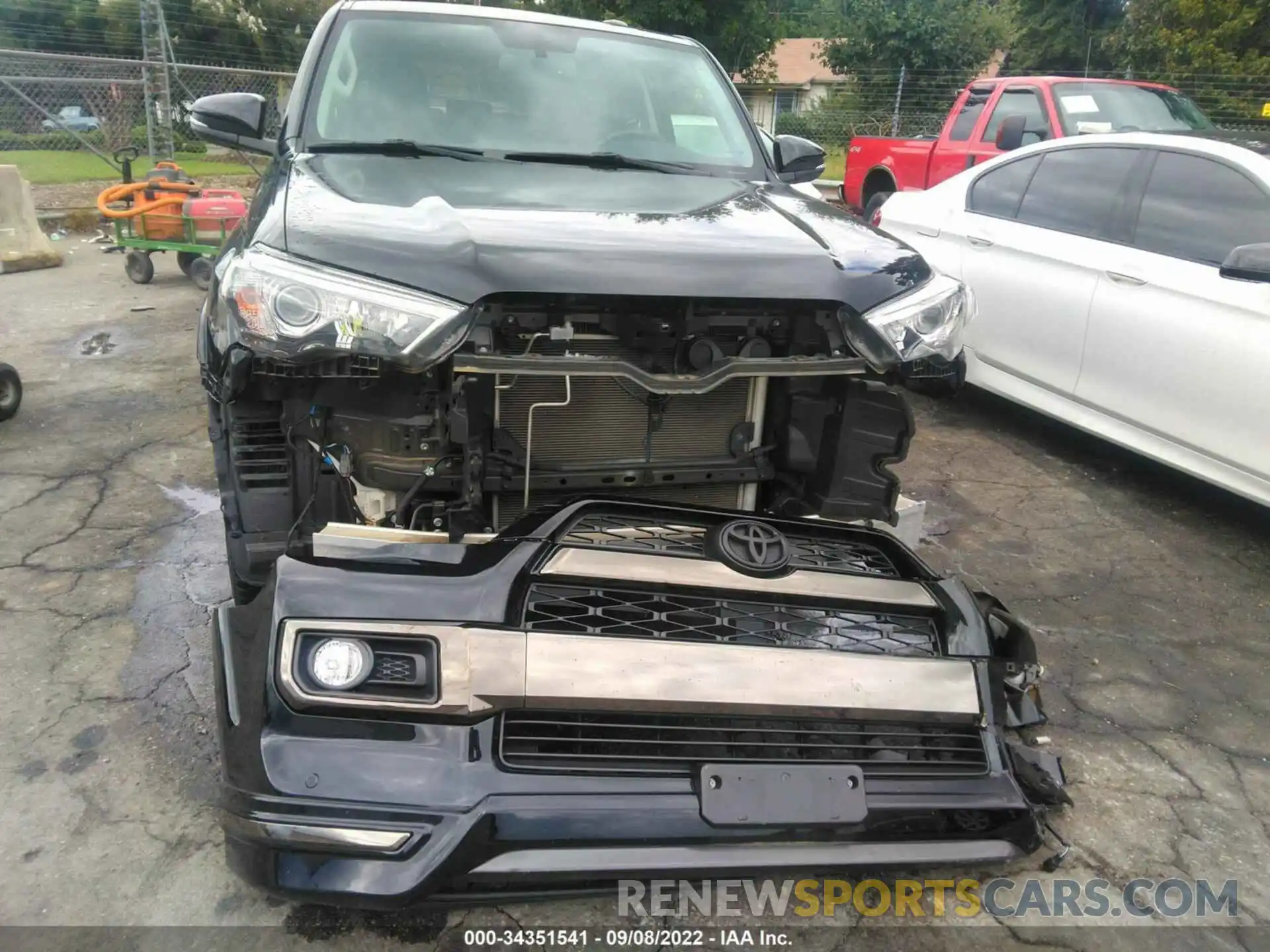 6 Photograph of a damaged car JTEZU5JR3K5202001 TOYOTA 4RUNNER 2019