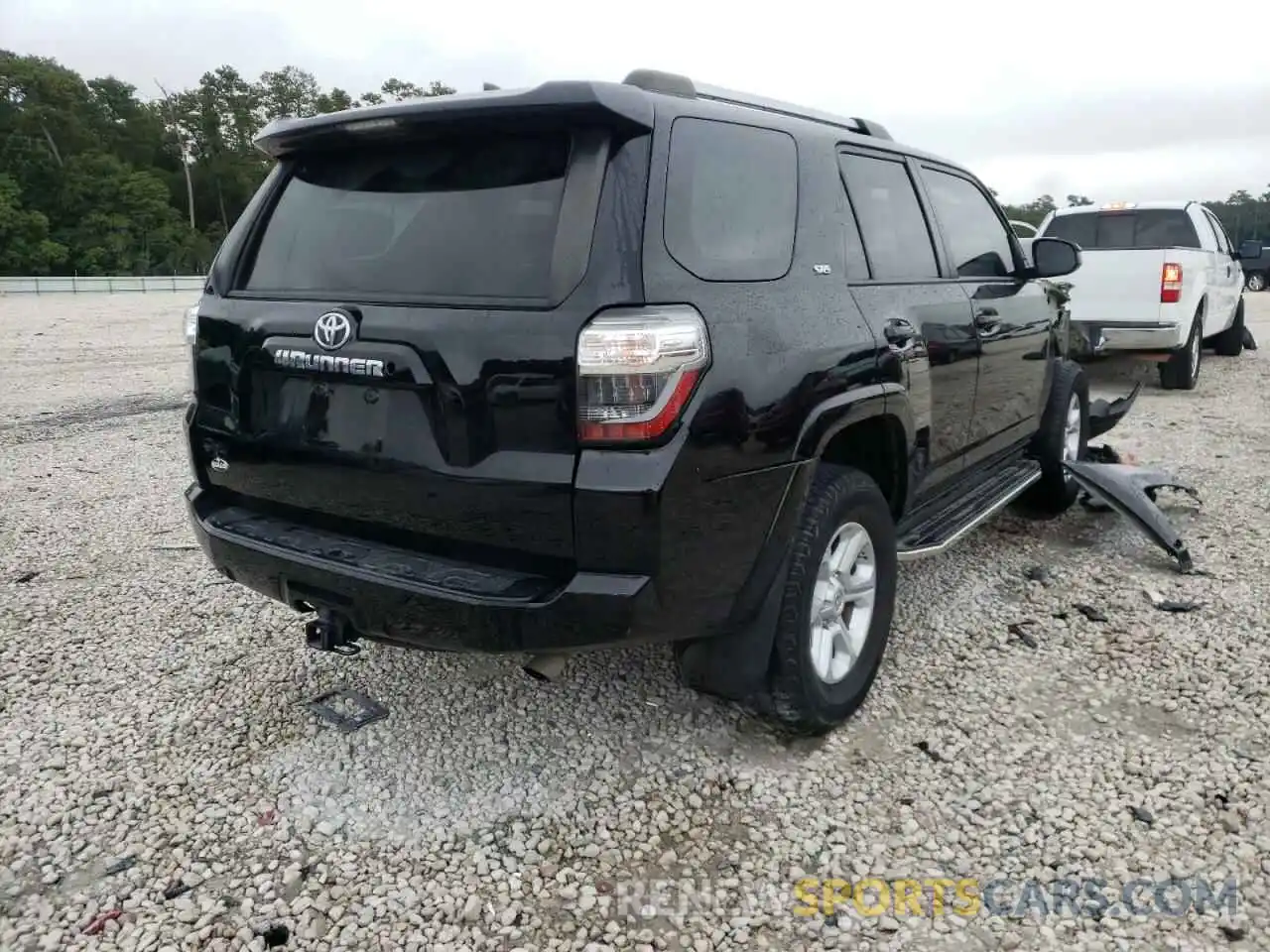 4 Photograph of a damaged car JTEZU5JR3K5211409 TOYOTA 4RUNNER 2019