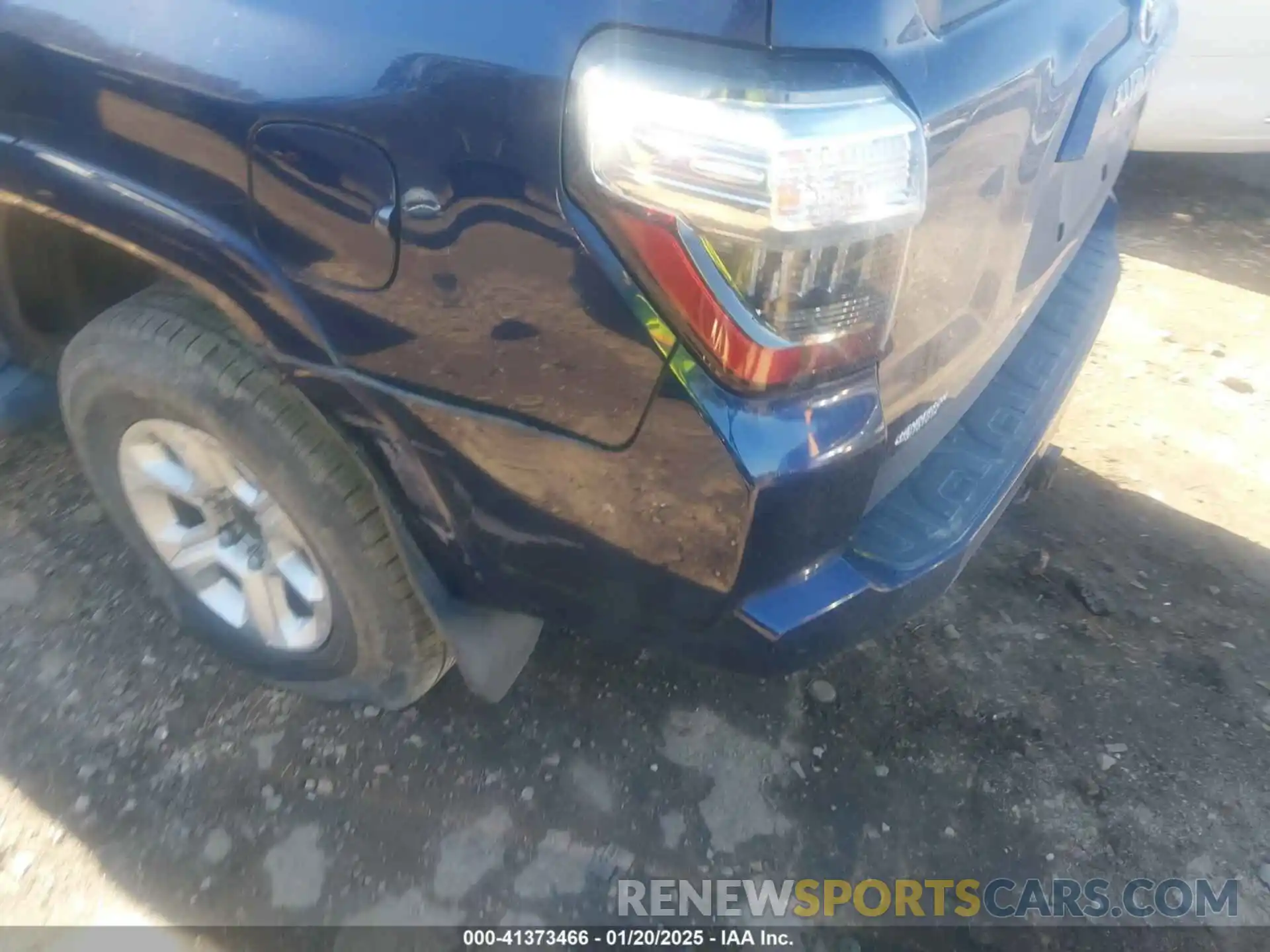 6 Photograph of a damaged car JTEZU5JR4K5192062 TOYOTA 4RUNNER 2019