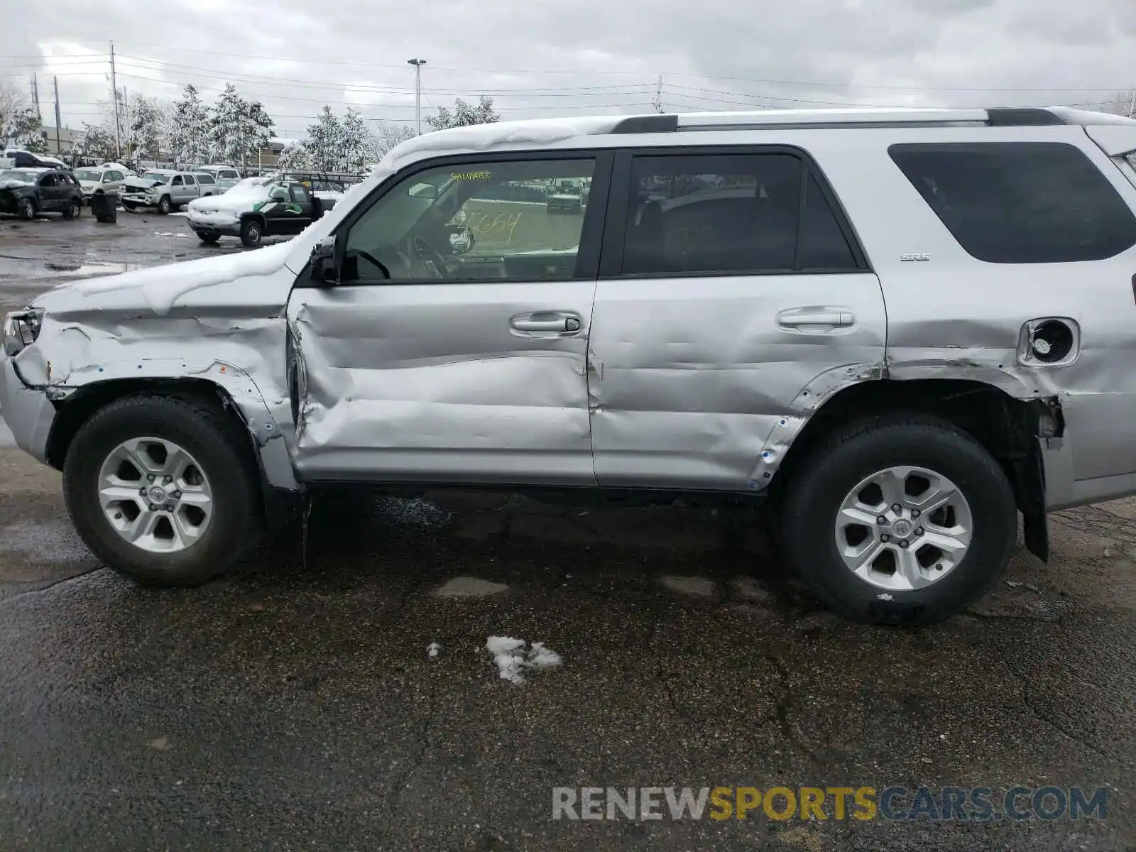 10 Photograph of a damaged car JTEZU5JR4K5196483 TOYOTA 4RUNNER 2019