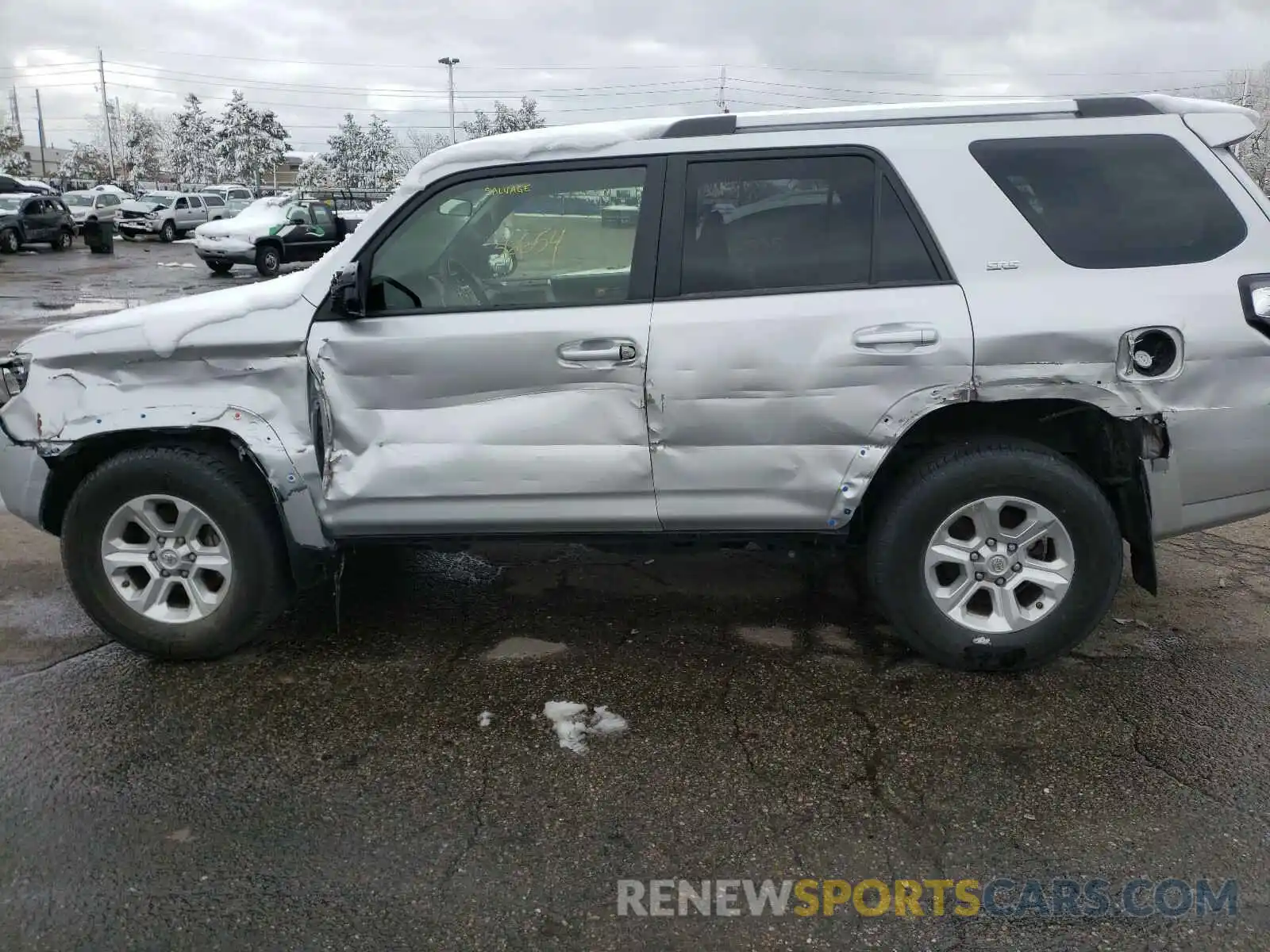 9 Photograph of a damaged car JTEZU5JR4K5196483 TOYOTA 4RUNNER 2019