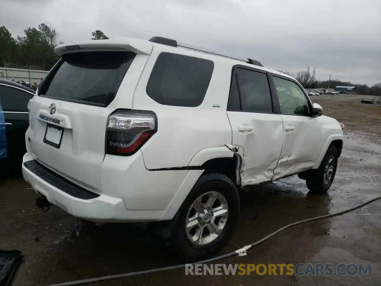 3 Photograph of a damaged car JTEZU5JR4K5198394 TOYOTA 4RUNNER 2019