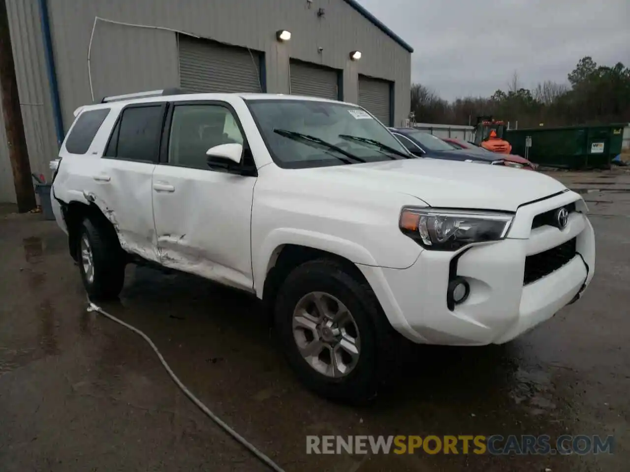 4 Photograph of a damaged car JTEZU5JR4K5198394 TOYOTA 4RUNNER 2019