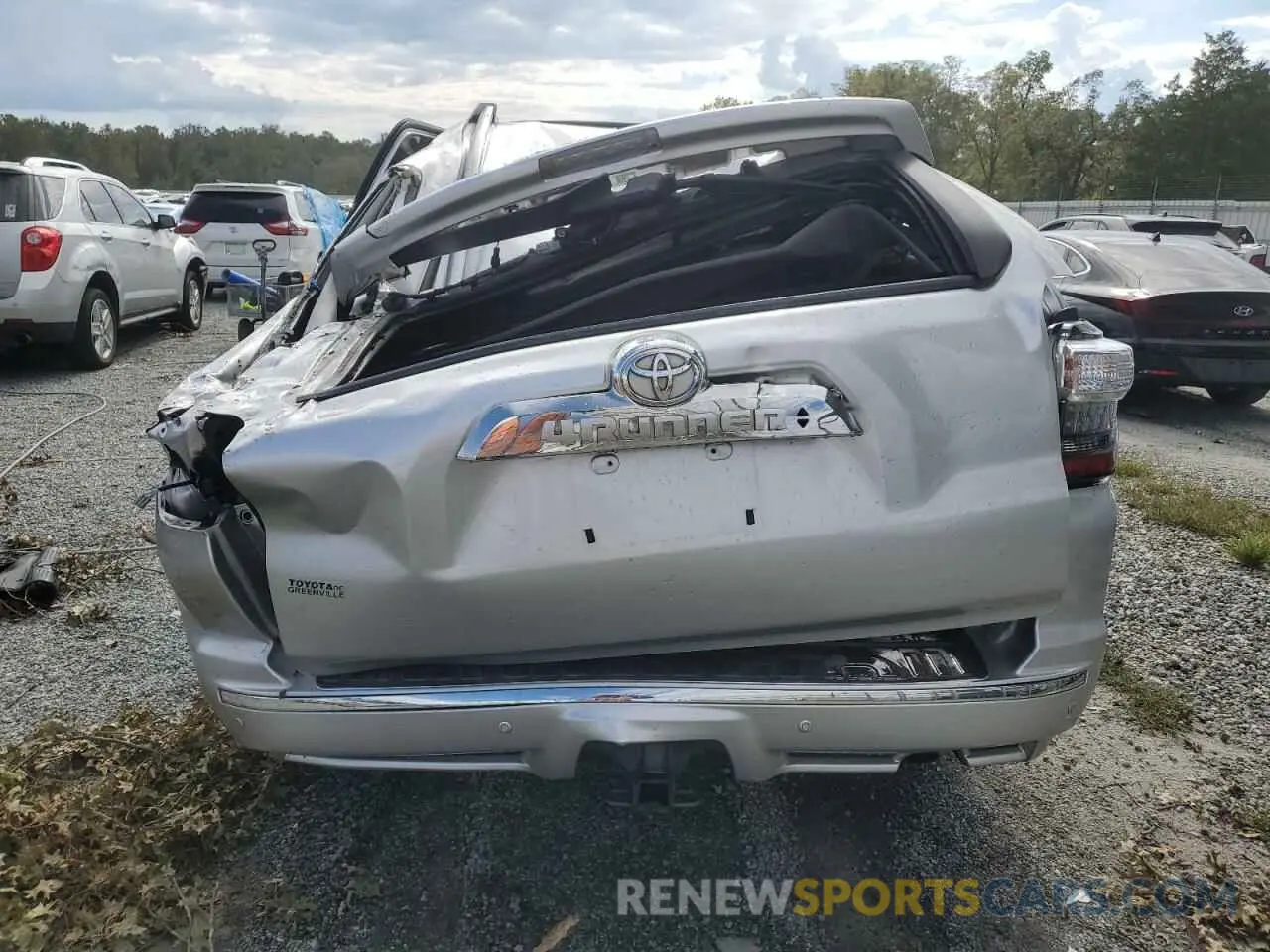 6 Photograph of a damaged car JTEZU5JR4K5209636 TOYOTA 4RUNNER 2019