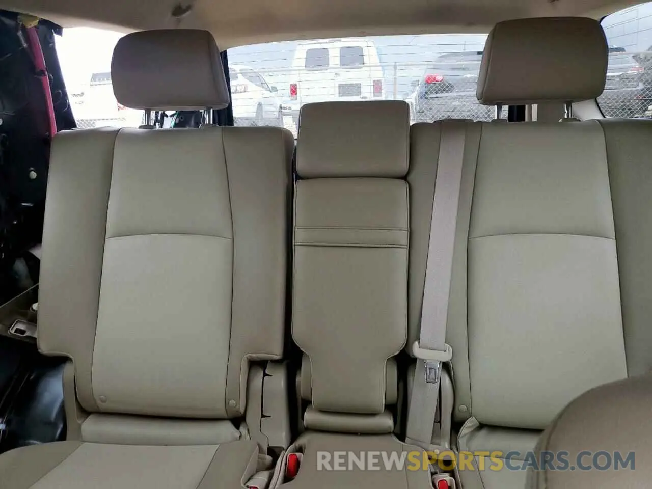 10 Photograph of a damaged car JTEZU5JR4K5210575 TOYOTA 4RUNNER 2019