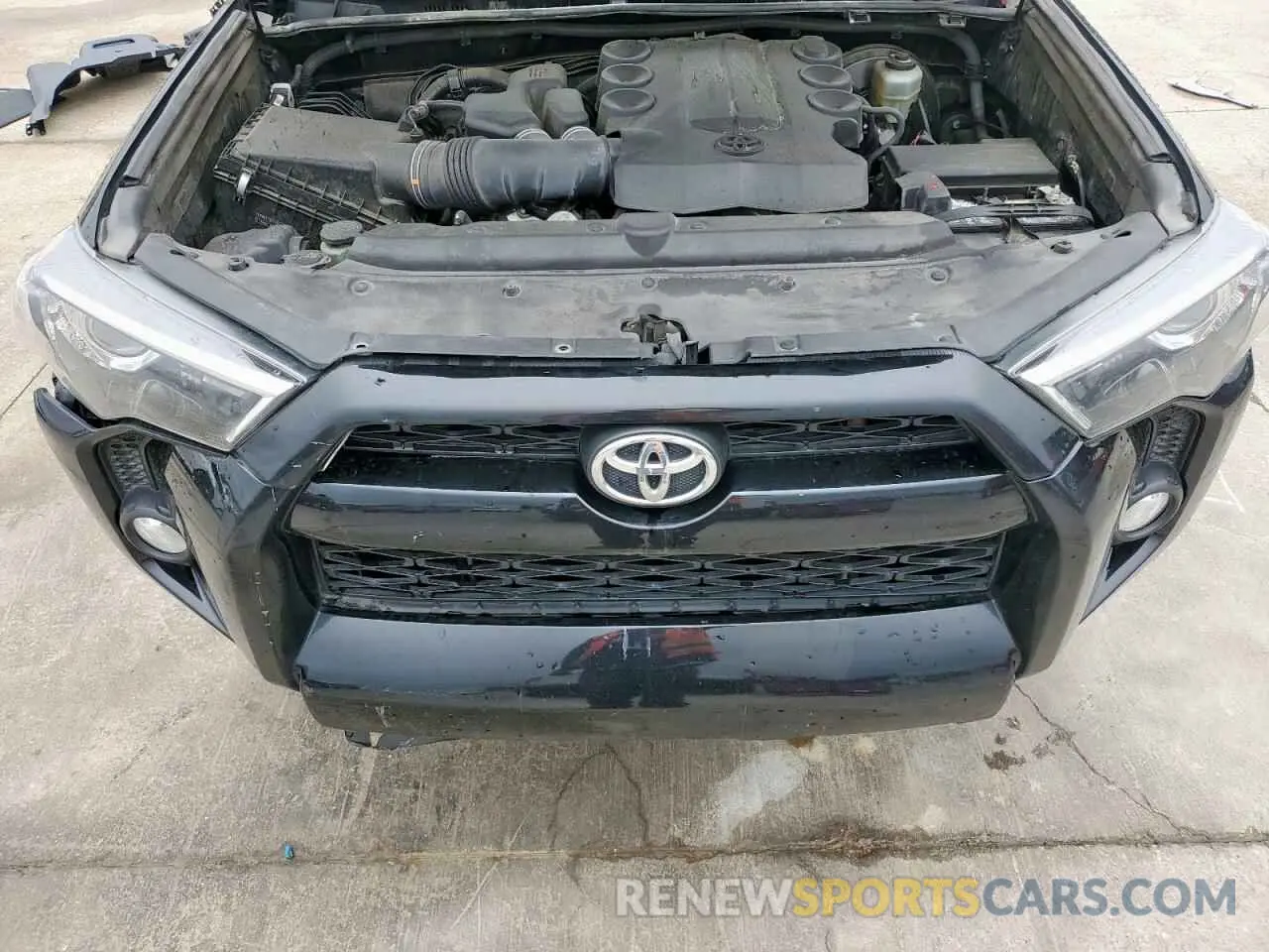 13 Photograph of a damaged car JTEZU5JR4K5210575 TOYOTA 4RUNNER 2019
