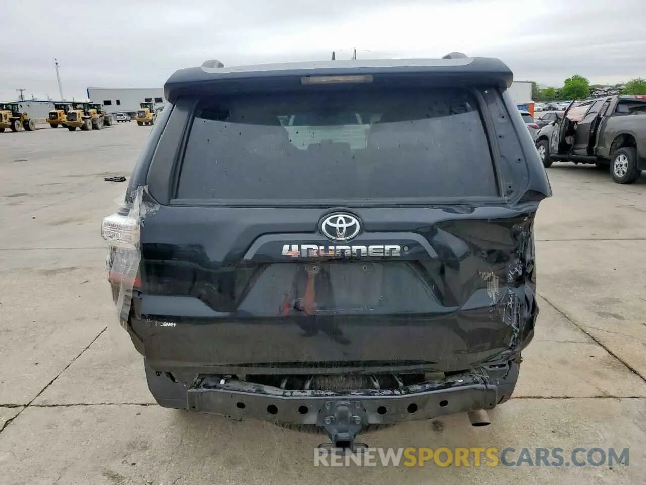 6 Photograph of a damaged car JTEZU5JR4K5210575 TOYOTA 4RUNNER 2019