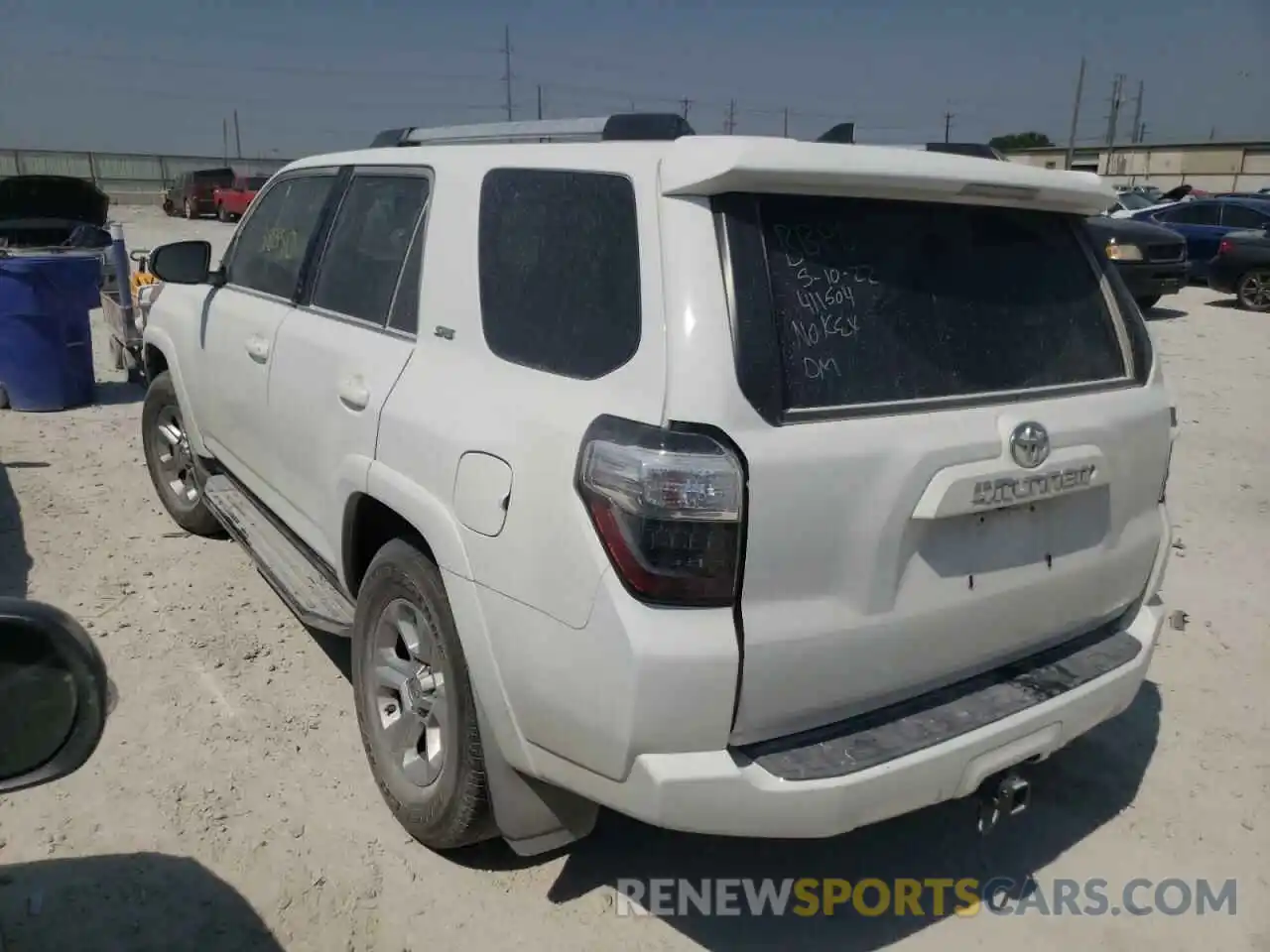 3 Photograph of a damaged car JTEZU5JR4K5211810 TOYOTA 4RUNNER 2019