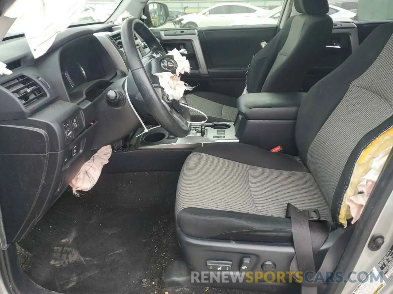 7 Photograph of a damaged car JTEZU5JR5K5199537 TOYOTA 4RUNNER 2019