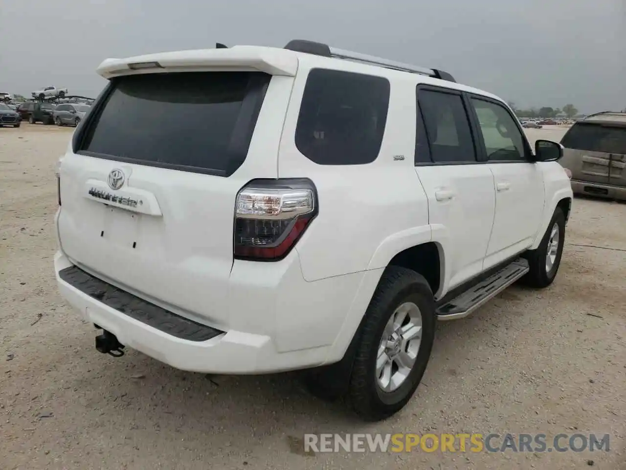 4 Photograph of a damaged car JTEZU5JR5K5201660 TOYOTA 4RUNNER 2019