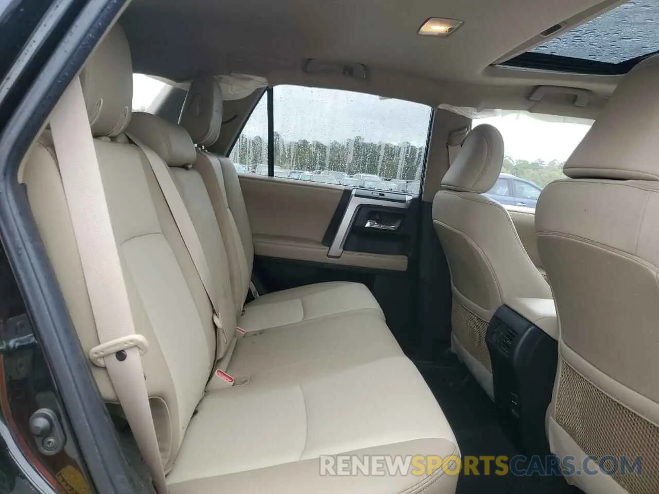 12 Photograph of a damaged car JTEZU5JR5K5211024 TOYOTA 4RUNNER 2019