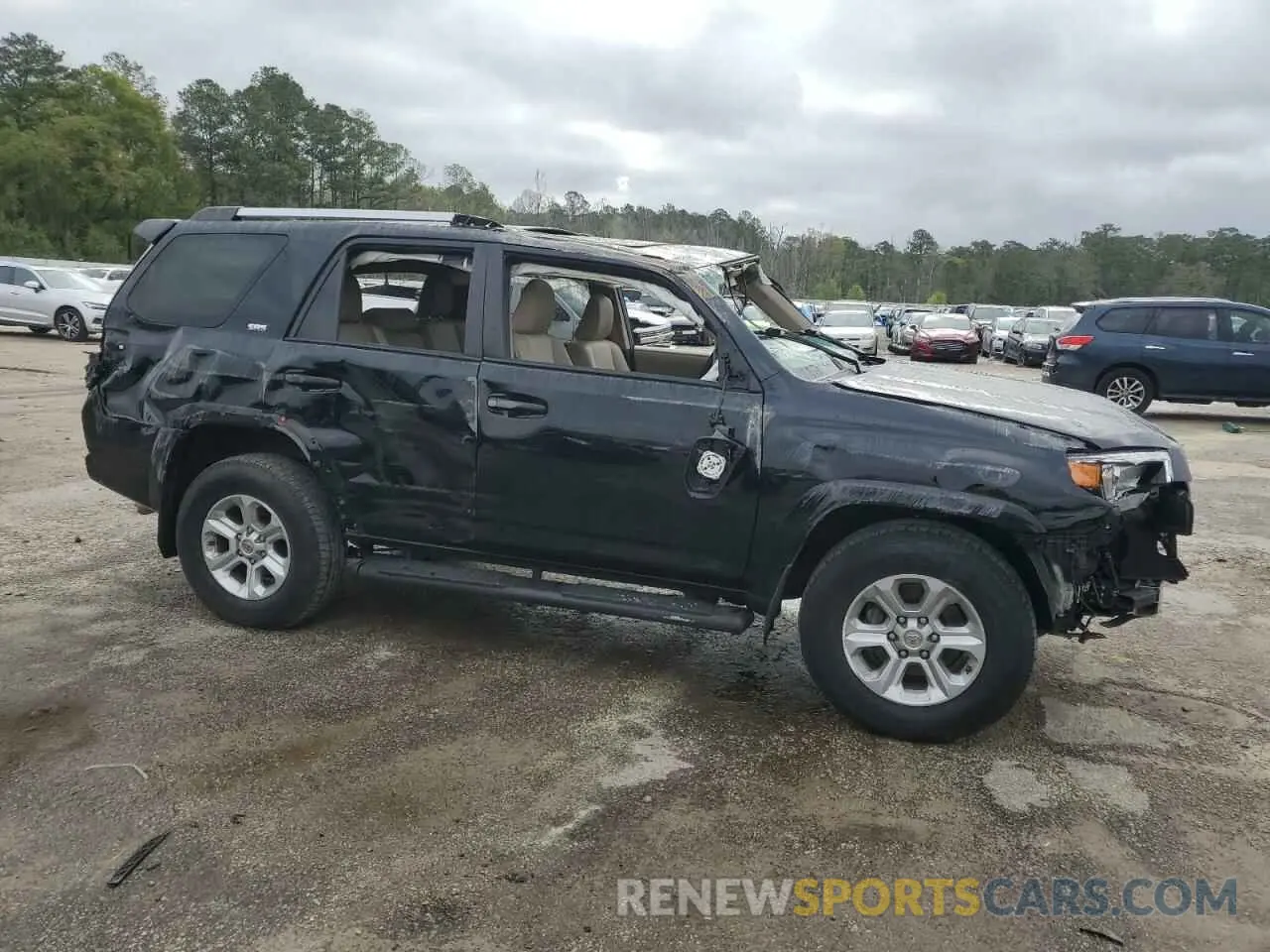 4 Photograph of a damaged car JTEZU5JR5K5211024 TOYOTA 4RUNNER 2019