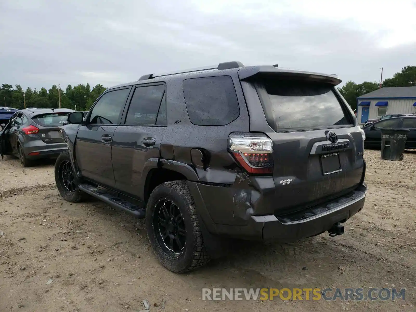 3 Photograph of a damaged car JTEZU5JR6K5195660 TOYOTA 4RUNNER 2019